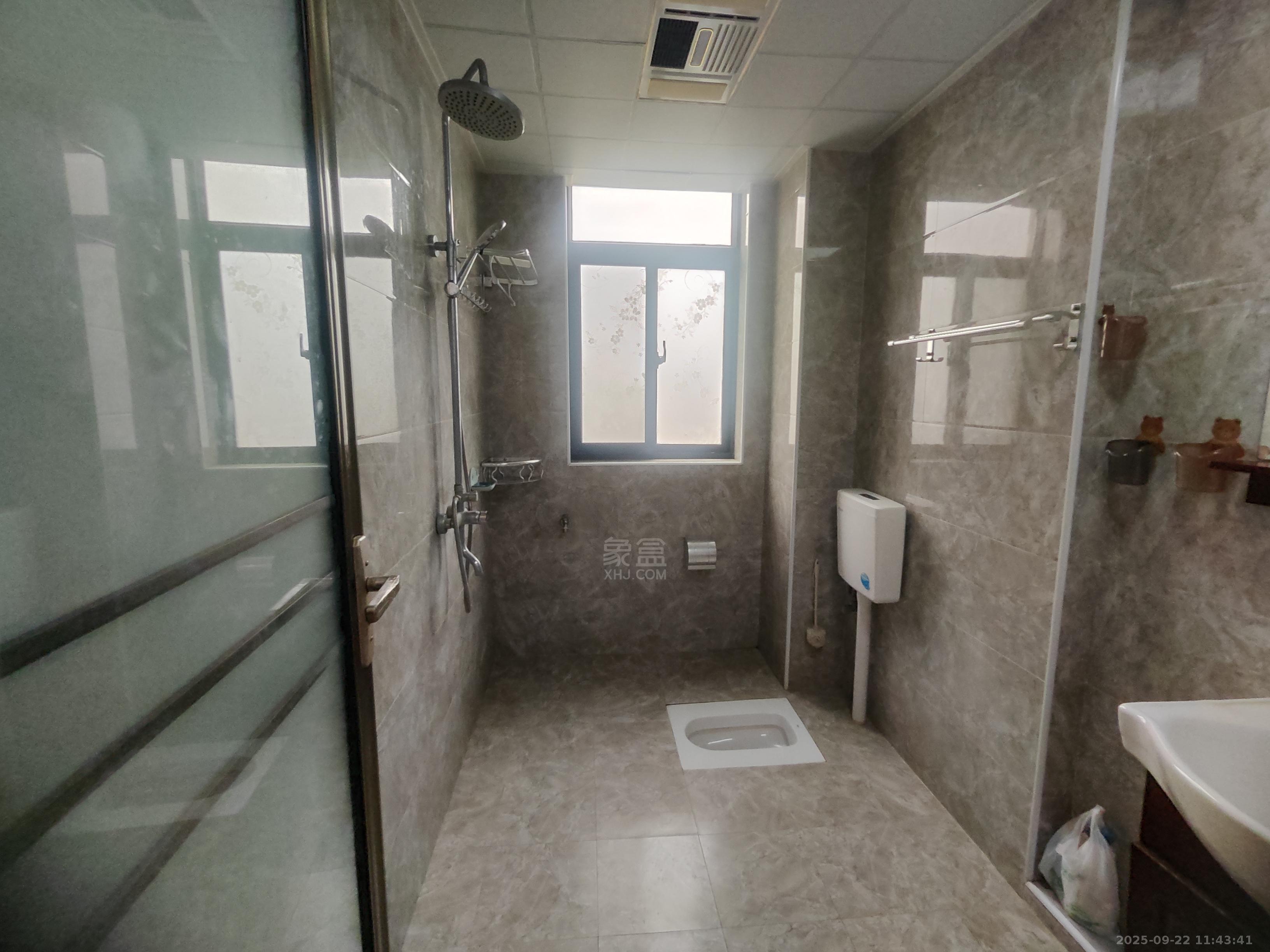 武广国际学苑 3室2厅1卫 1800.0元/月 武广国际学苑 3室2厅1卫 1800.0元/月室内图