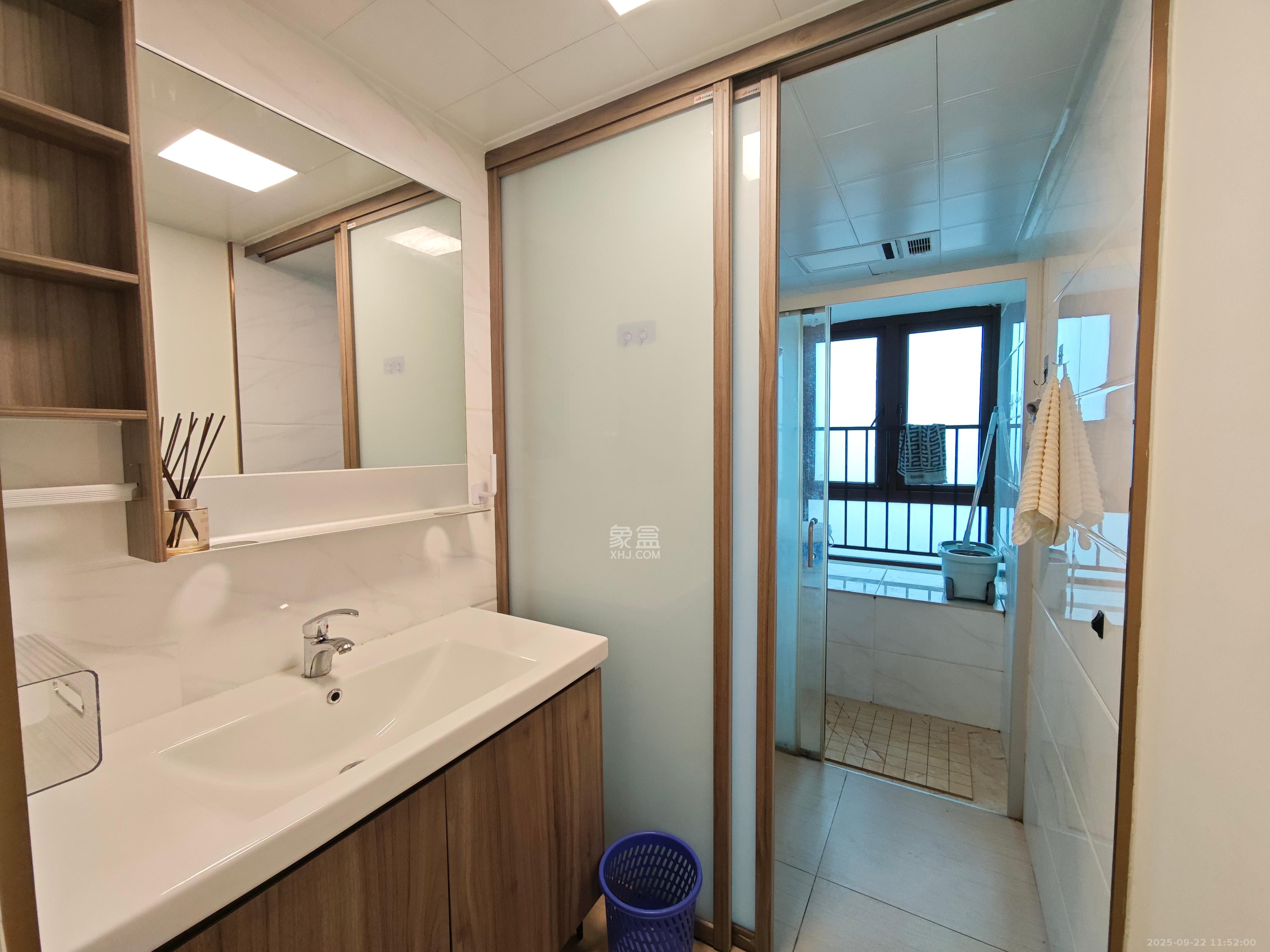 碧桂园高尔夫花园 4室2厅2卫 2400.0元/月 碧桂园高尔夫花园 4室2厅2卫 2400.0元/月室内图