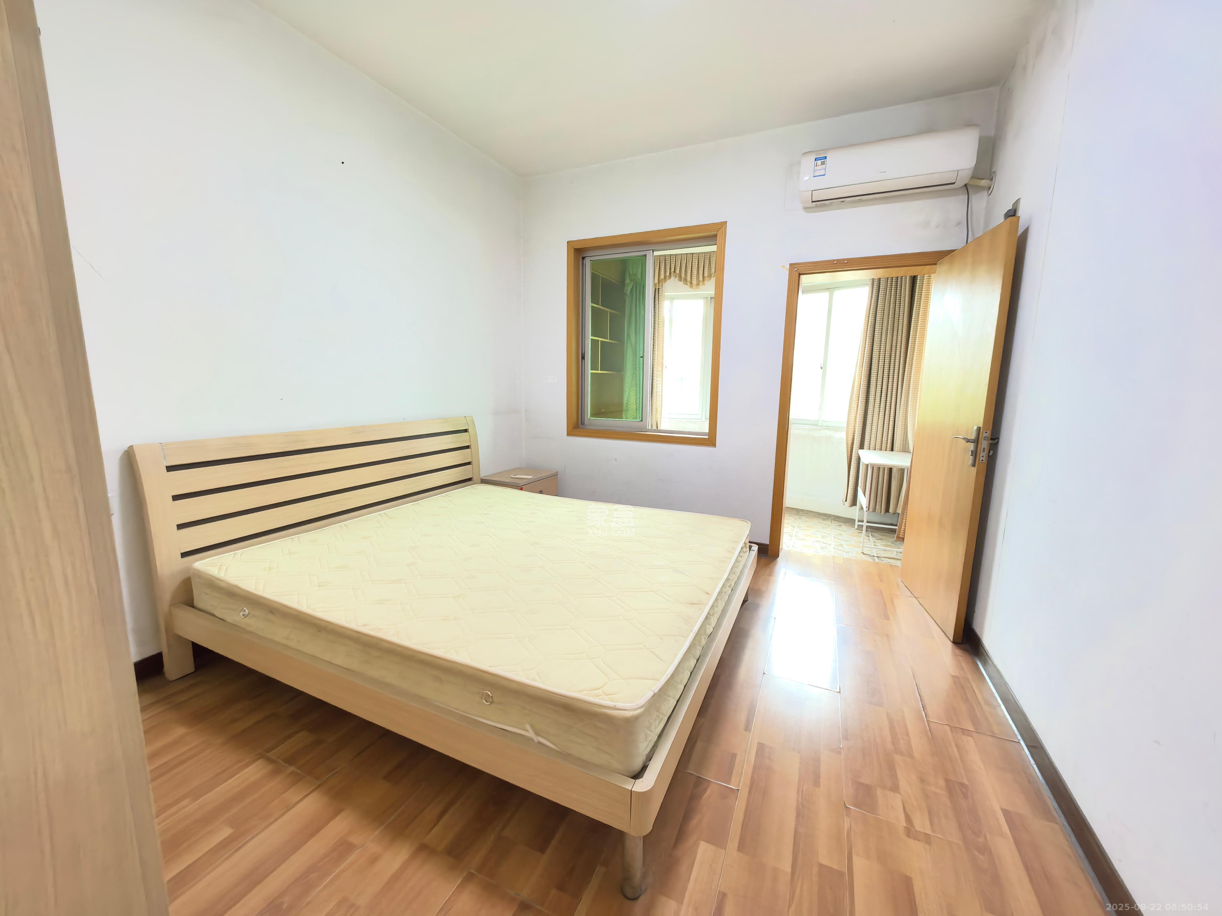 中南汽车世界  1室0厅0卫    1000.0元/月室内图