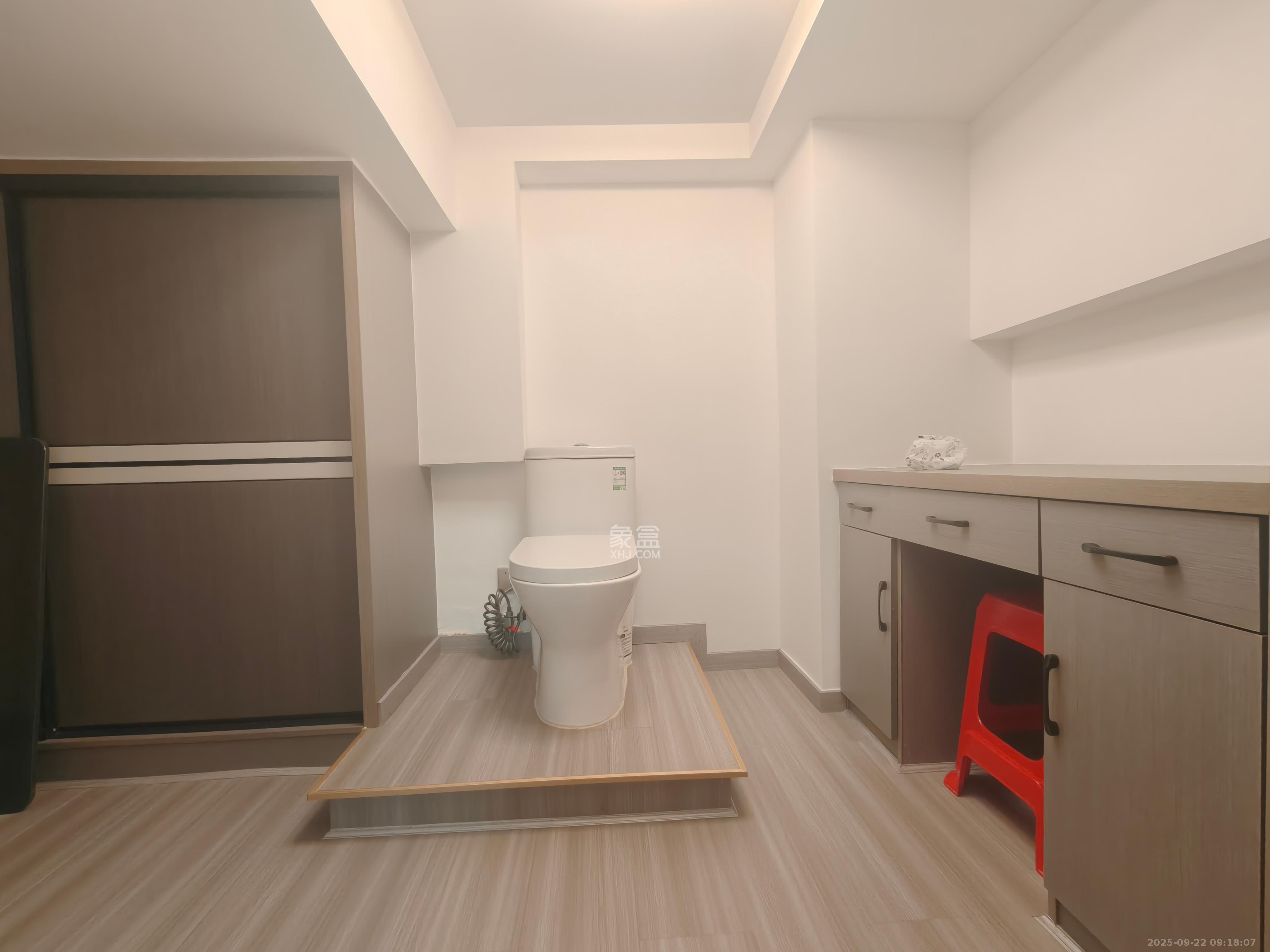 MOMA当代广场 2室2厅1卫 1700.0元/月 MOMA当代广场 2室2厅1卫 1700.0元/月室内图