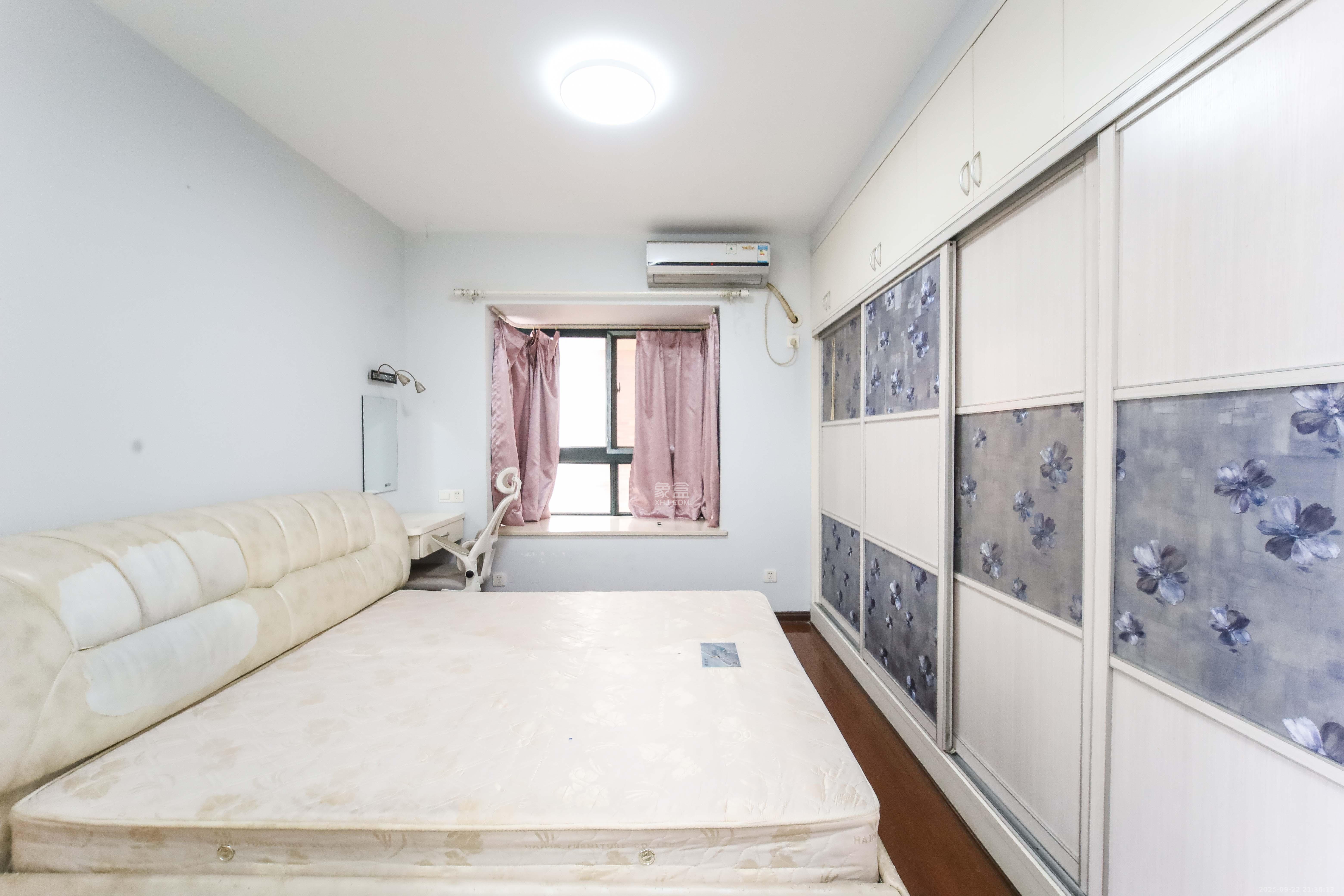 东玺门 3室2厅2卫 92.8万 东玺门 3室2厅2卫 92.8万卧室