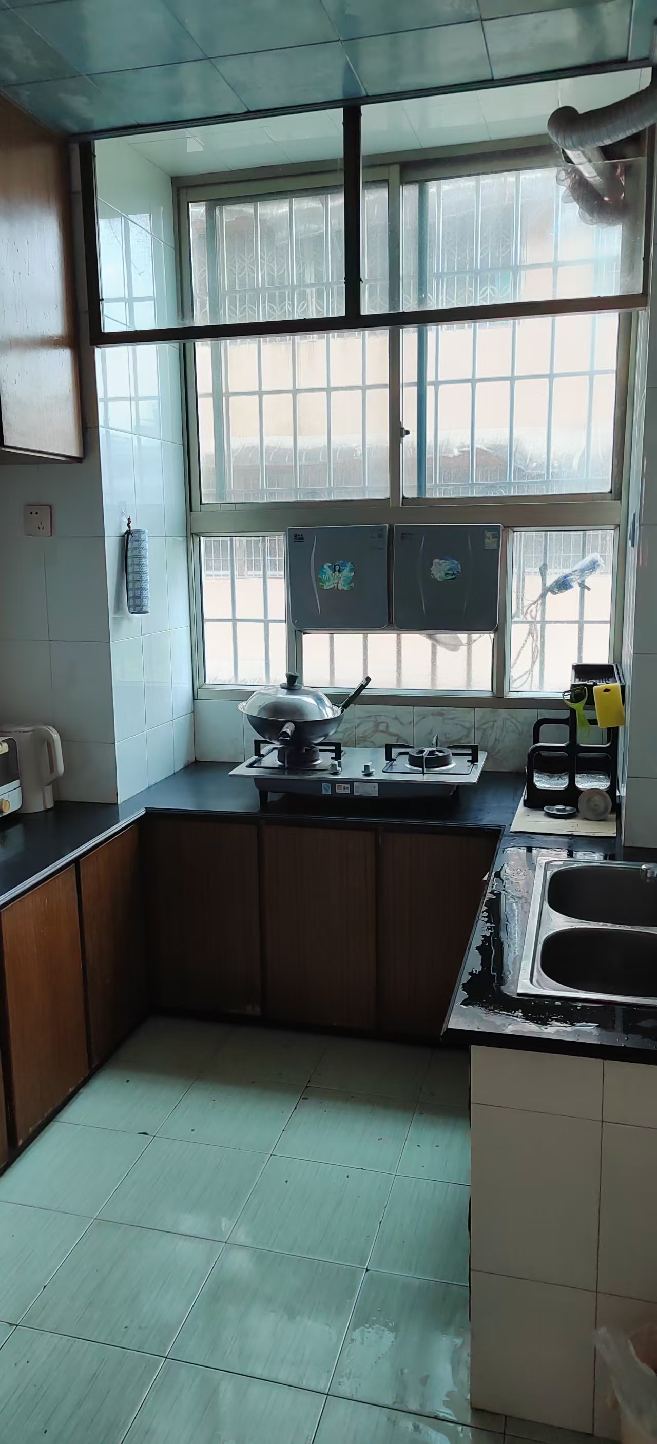 五金百货小区  3室2厅1卫    850.0元/月室内图