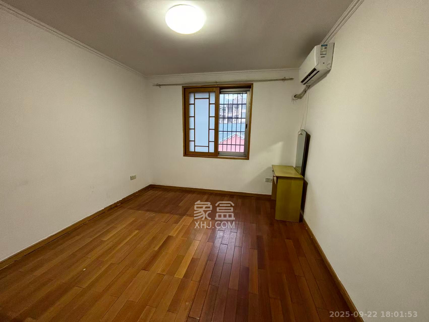 金球公寓  3室2厅2卫    3000.0元/月室内图