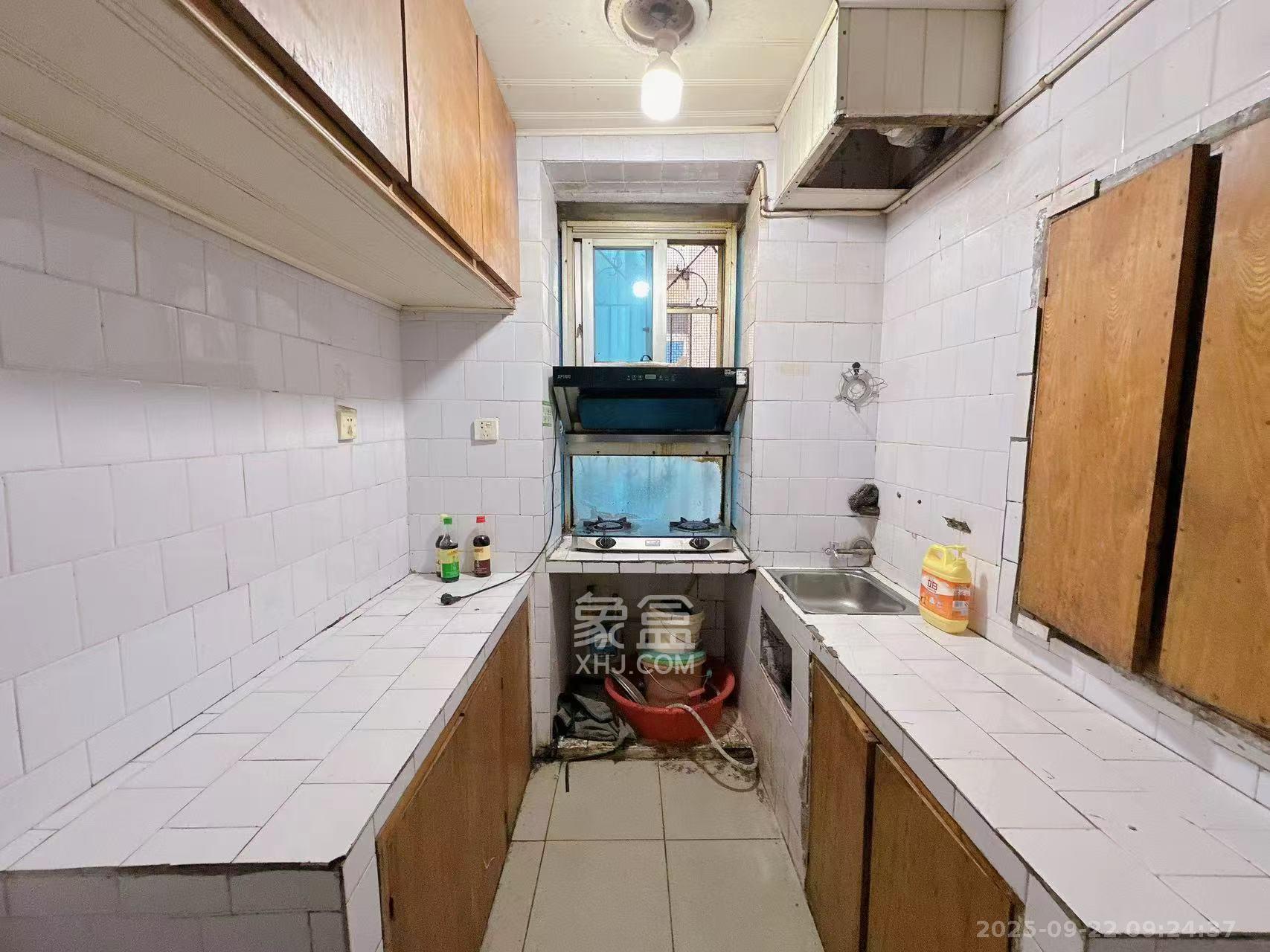 吉景小区 3室1厅1卫 2000.0元/月 吉景小区 3室1厅1卫 2000.0元/月室内图