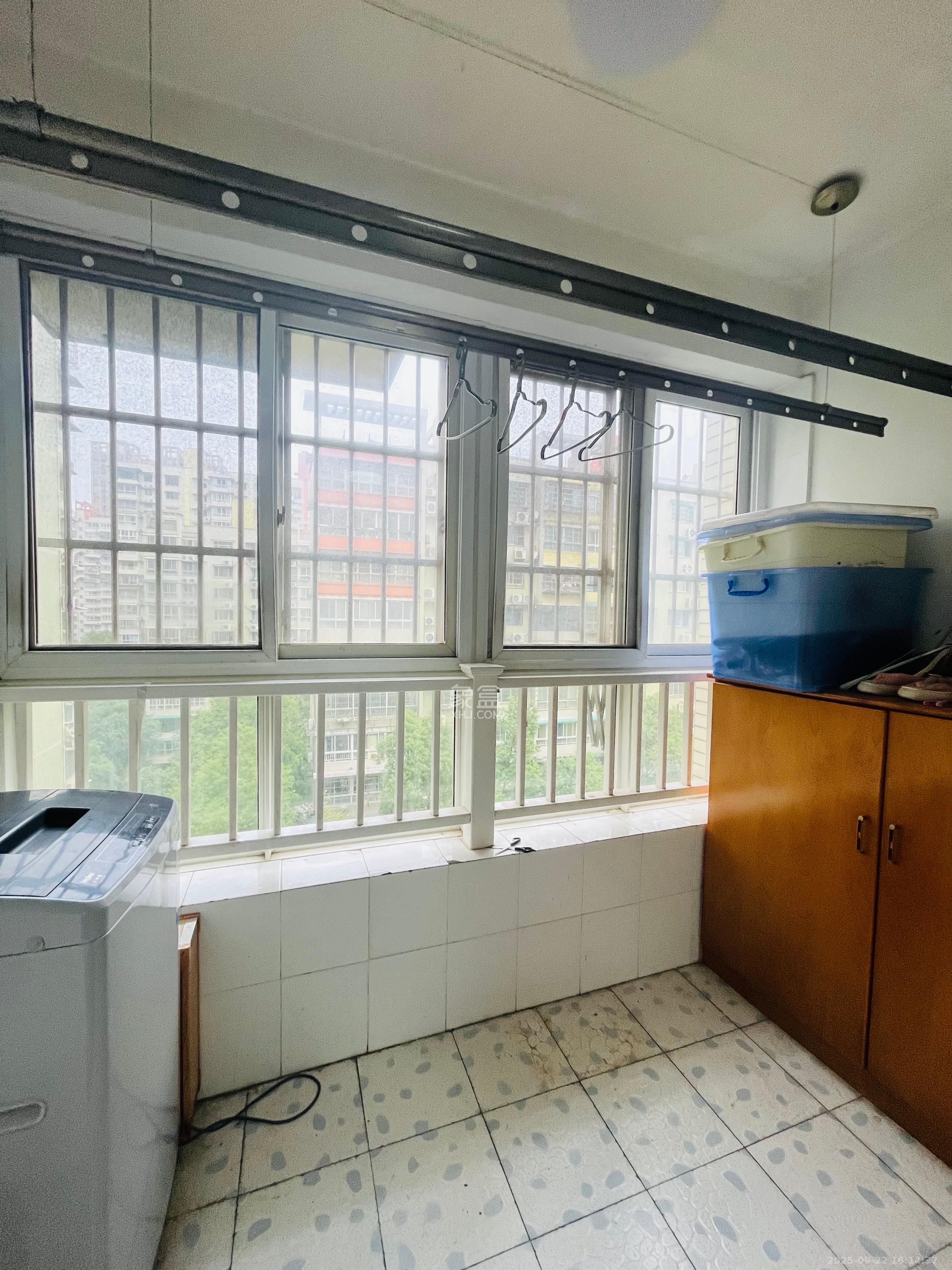 四季美景三期（四季美景水木轩）  2室2厅1卫    2400.0元/月室内图