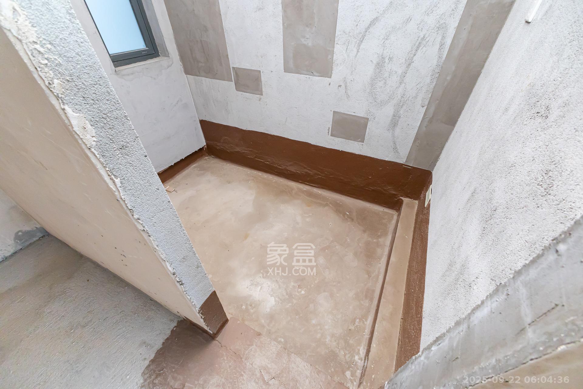 新城观山印  4室2厅2卫    178.0万卫生间