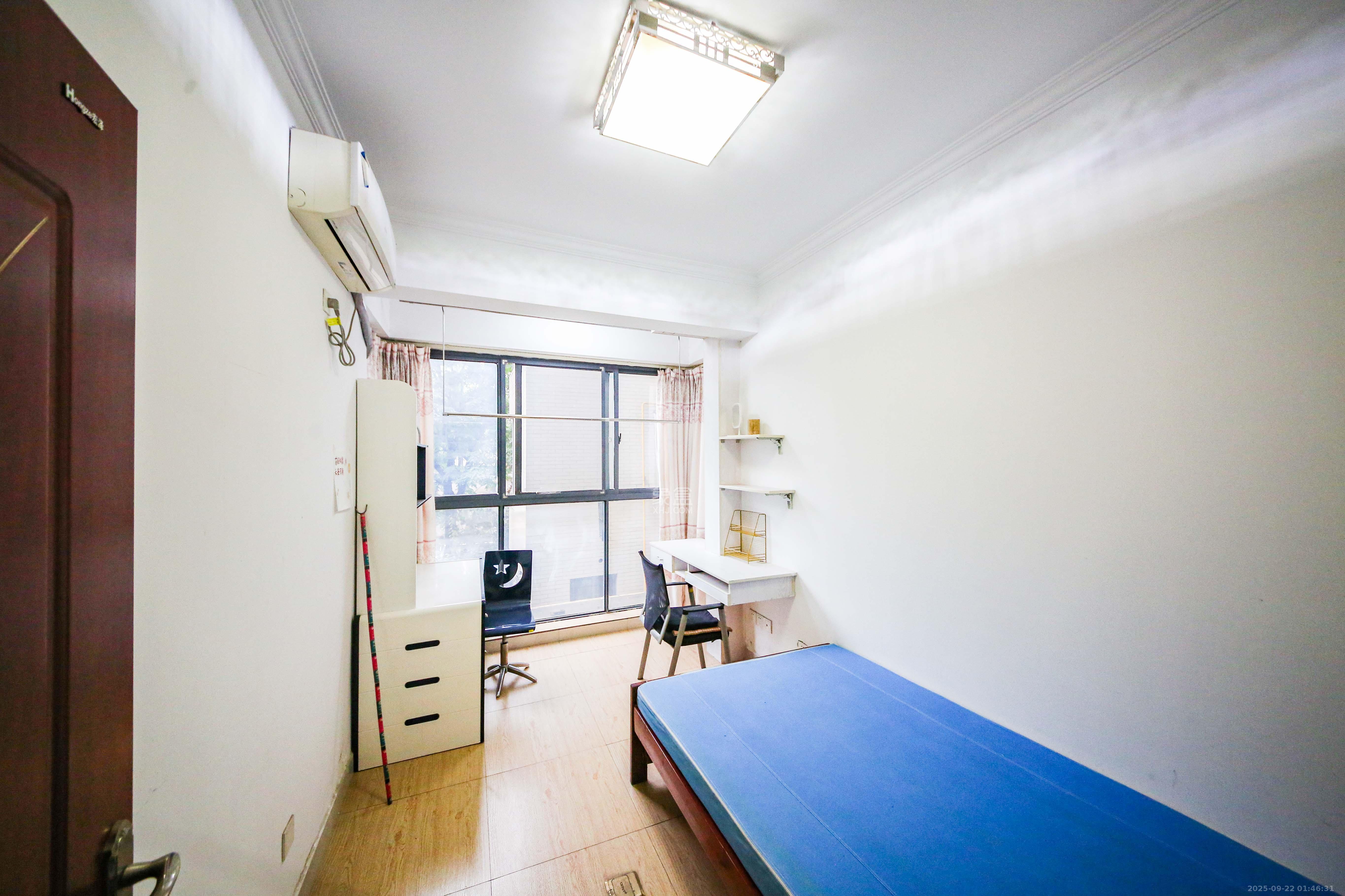 鑫远熙山 4室2厅2卫 125.0万 鑫远熙山 4室2厅2卫 125.0万卧室