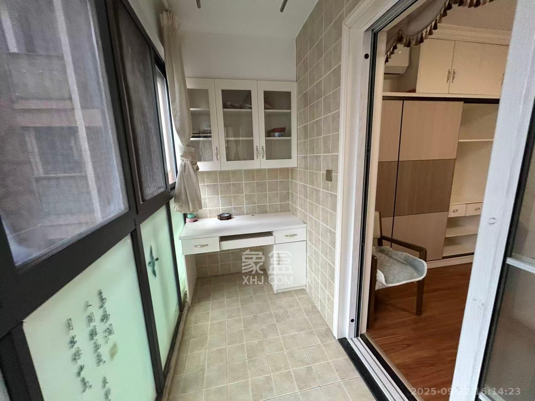 标志浪漫满屋(枫景公寓) 1室2厅1卫 2800.0元/月 标志浪漫满屋(枫景公寓) 1室2厅1卫 2800.0元/月室内图