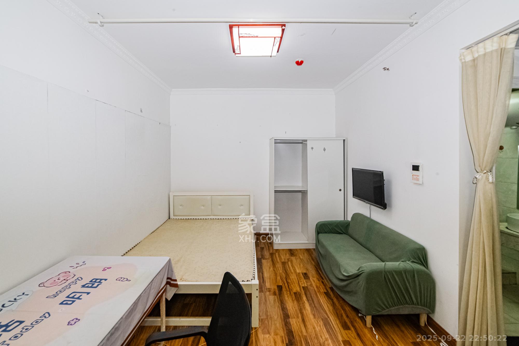 北辰三角洲E3区  1室1厅1卫    52.0万 北辰三角洲E3区  1室1厅1卫    52.0万客厅