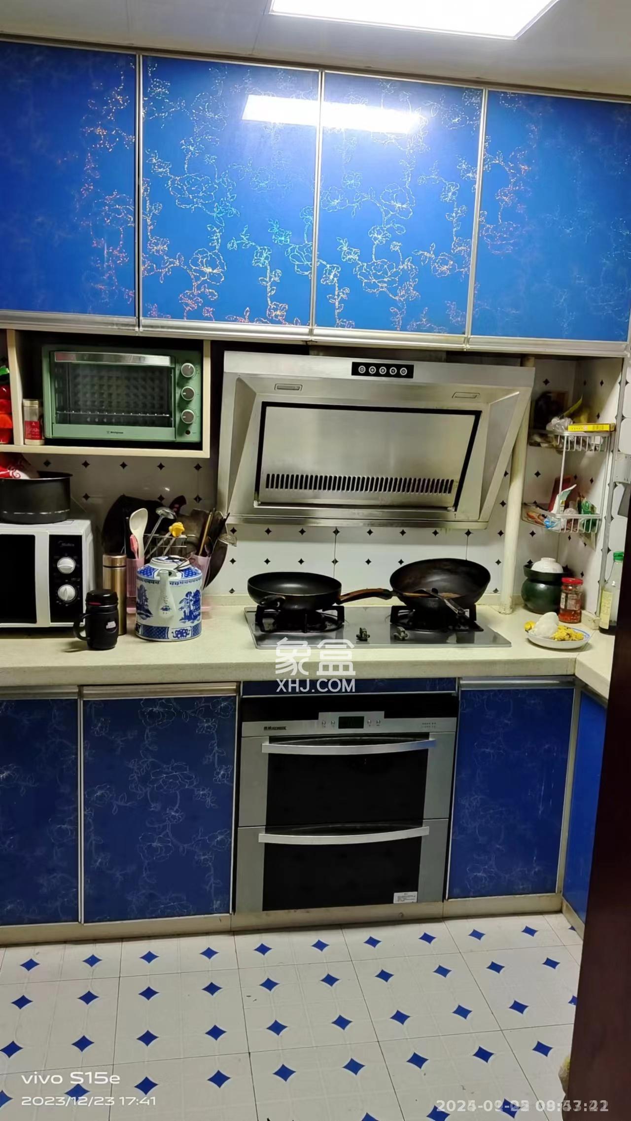 星城国际  3室2厅2卫   1700.00元/月室内图