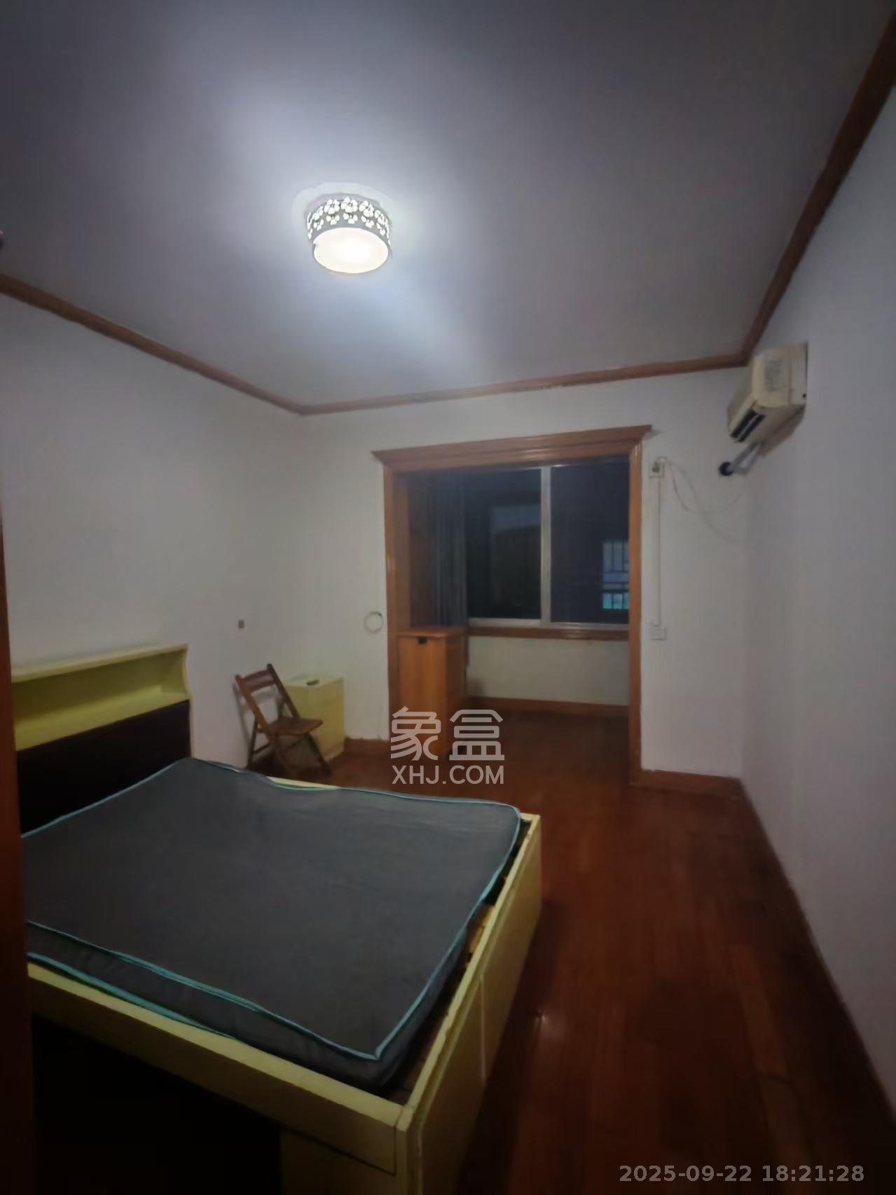 公交野坡小区  2室1厅1卫   1400.00元/月室内图