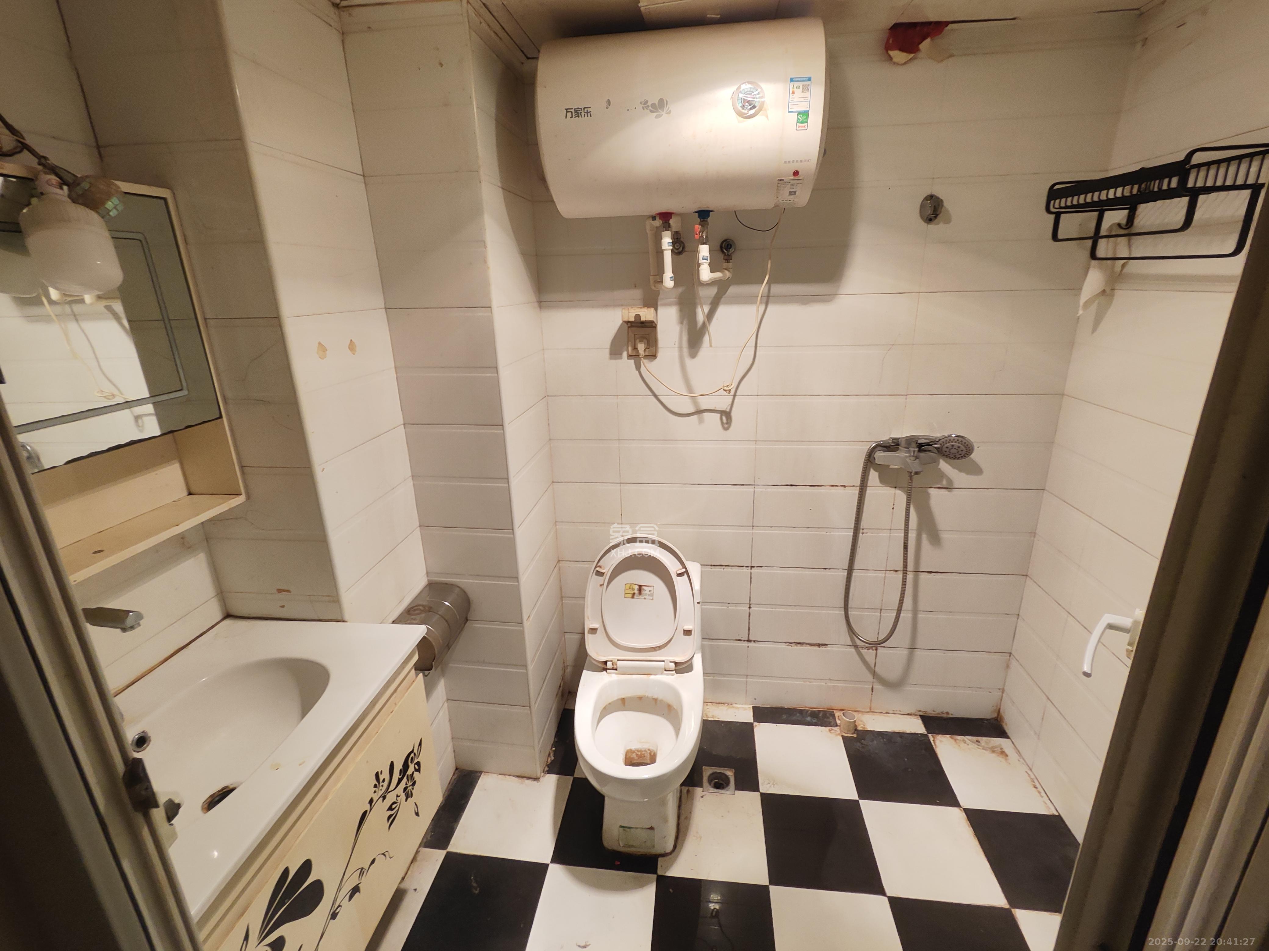 名富公寓 1室1厅1卫 1200.0元/月 名富公寓 1室1厅1卫 1200.0元/月室内图