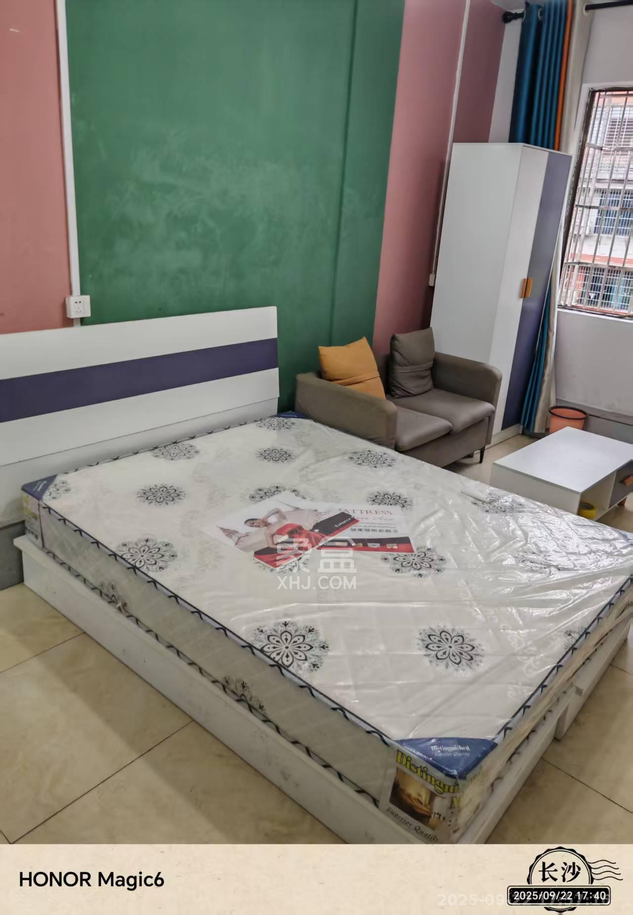 岳北社区  1室1厅1卫    1300.0元/月室内图