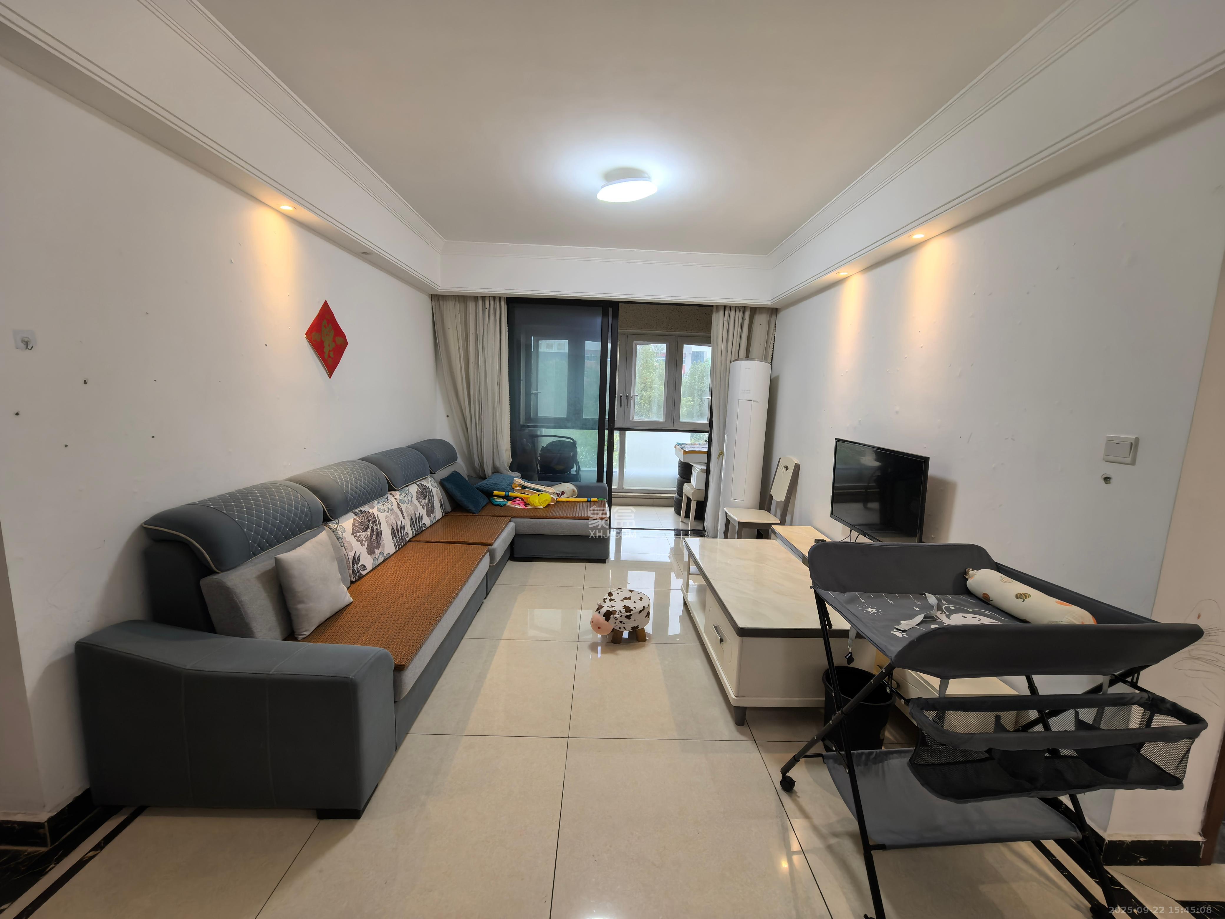 中海新城熙岸（中信新城五期）  3室2厅1卫    2000.0元/月室内图