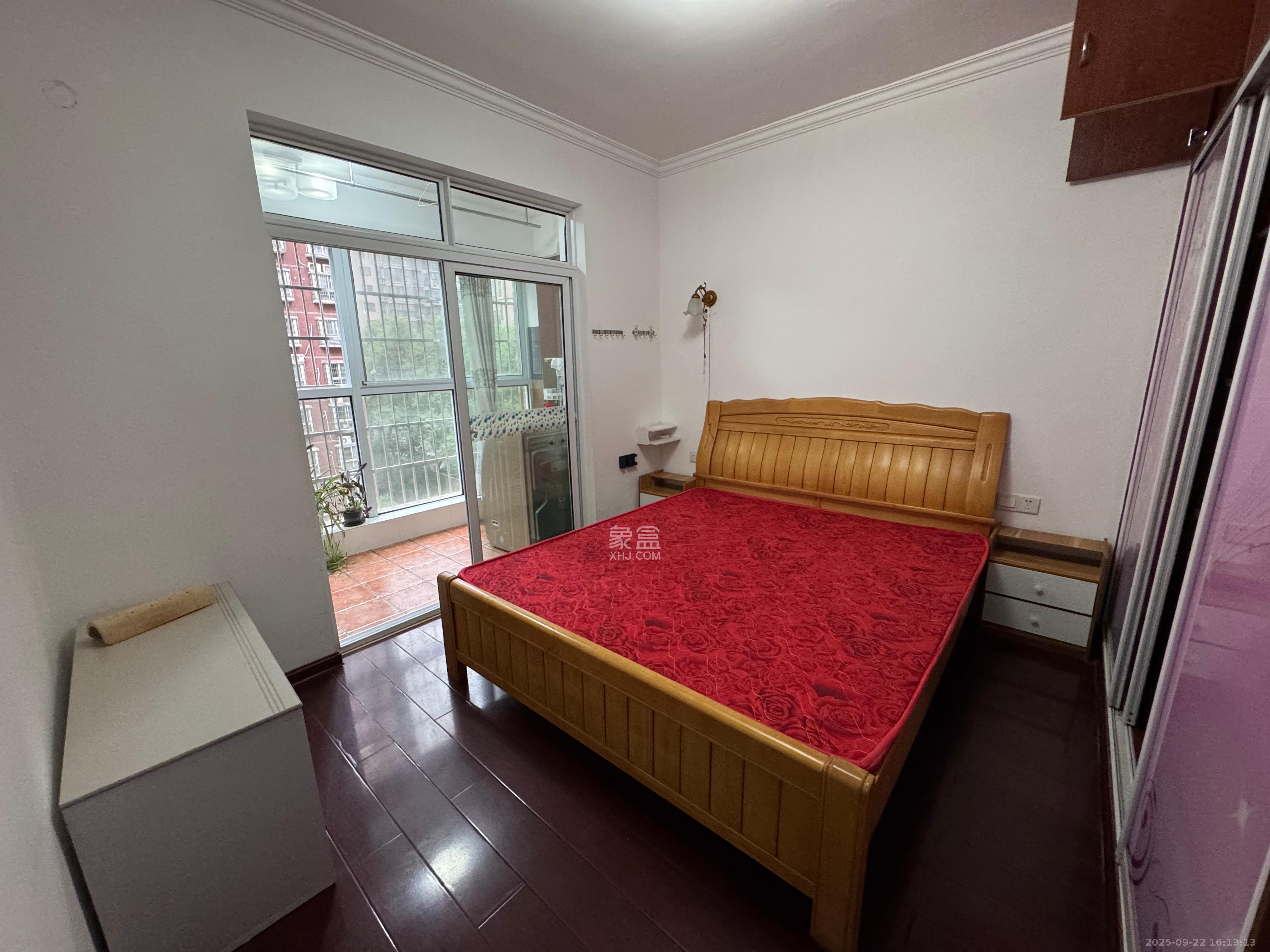 泊林晶城 3室2厅1卫 1800.0元/月 泊林晶城 3室2厅1卫 1800.0元/月室内图