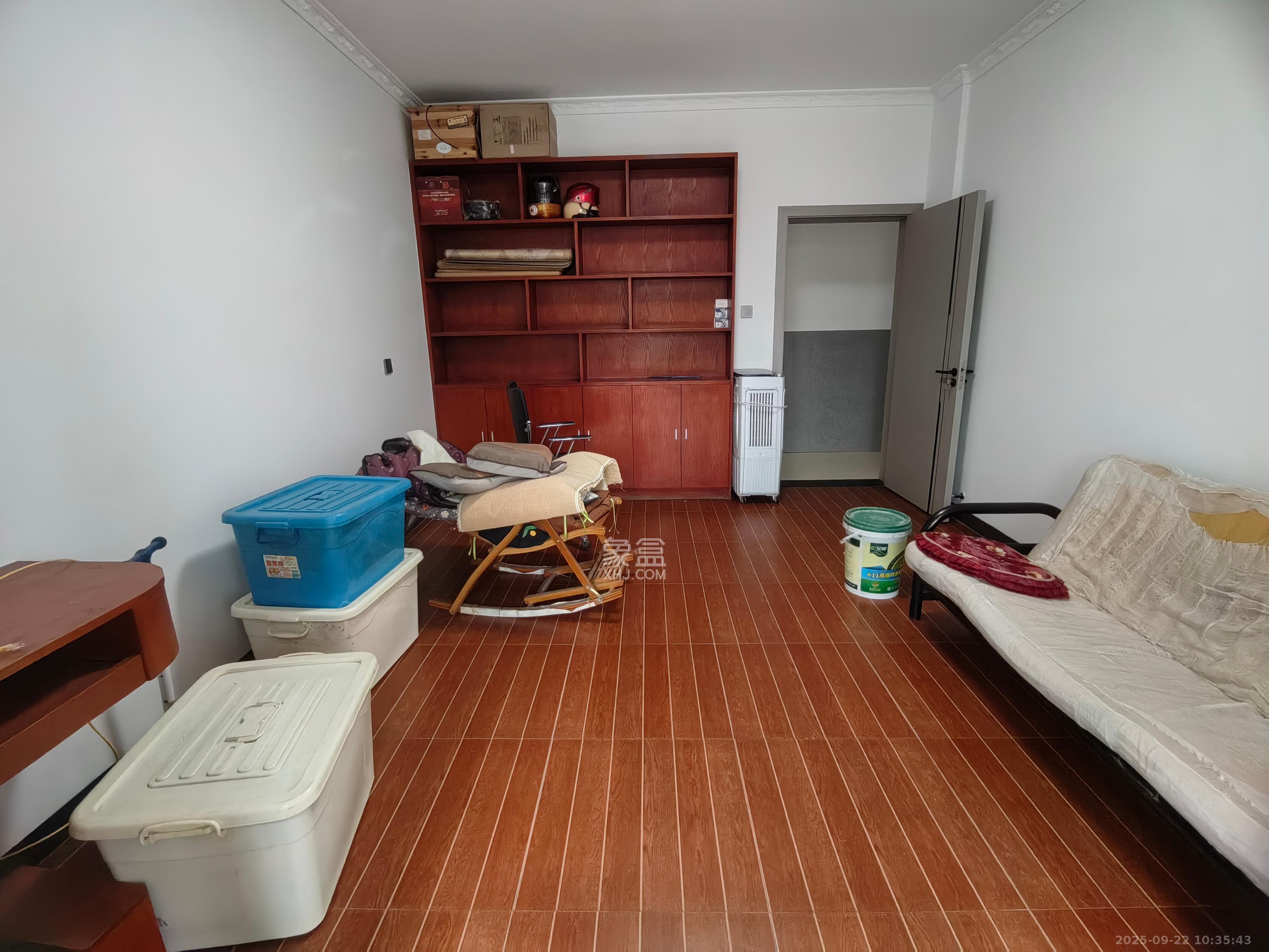 先锋新宇  4室2厅2卫    3200.0元/月 先锋新宇  4室2厅2卫    3200.0元/月室内图