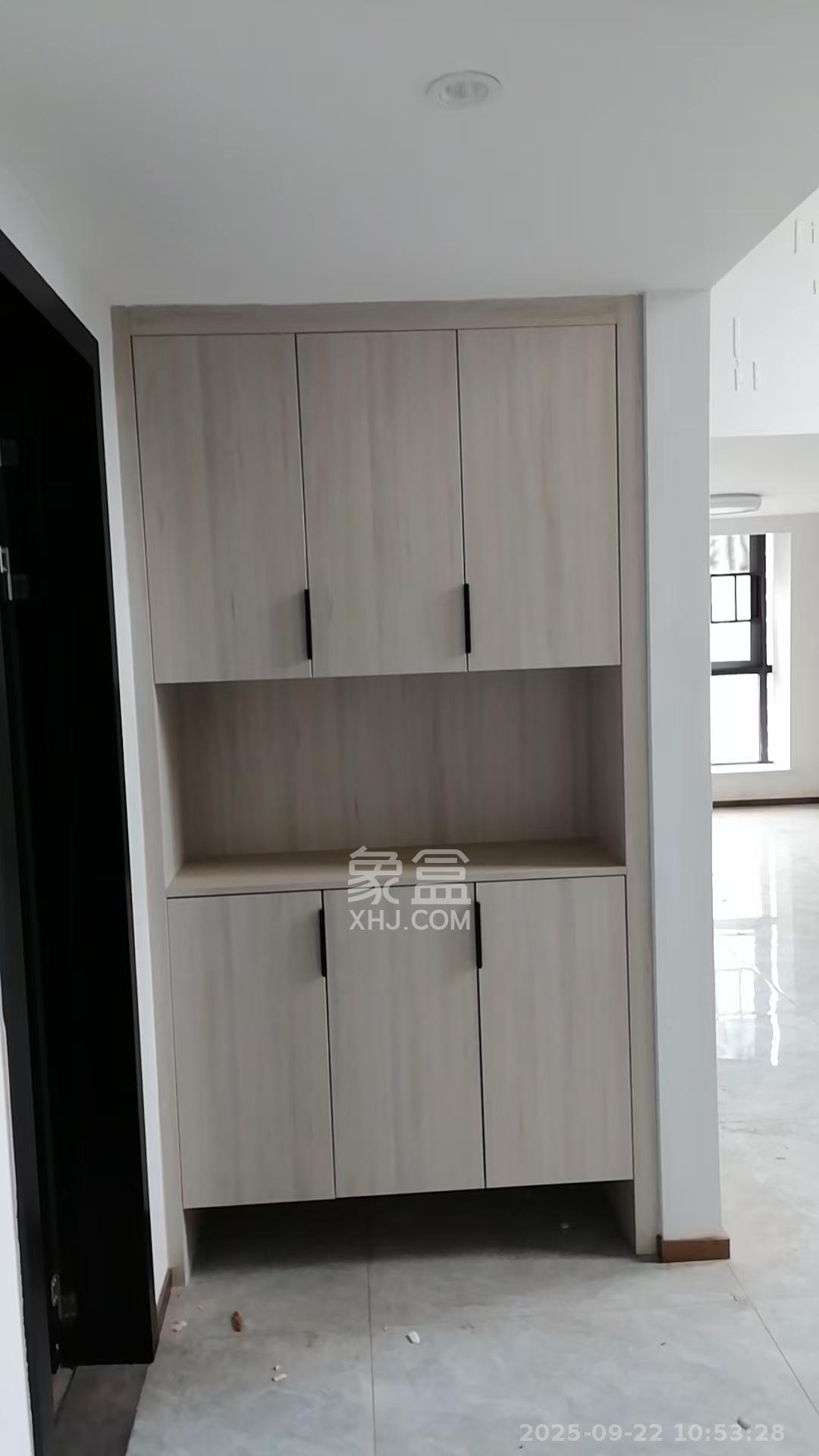 中南国际眼镜城(中伟商业中心) 4室1厅2卫 1900.0元/月 中南国际眼镜城(中伟商业中心) 4室1厅2卫 1900.0元/月室内图