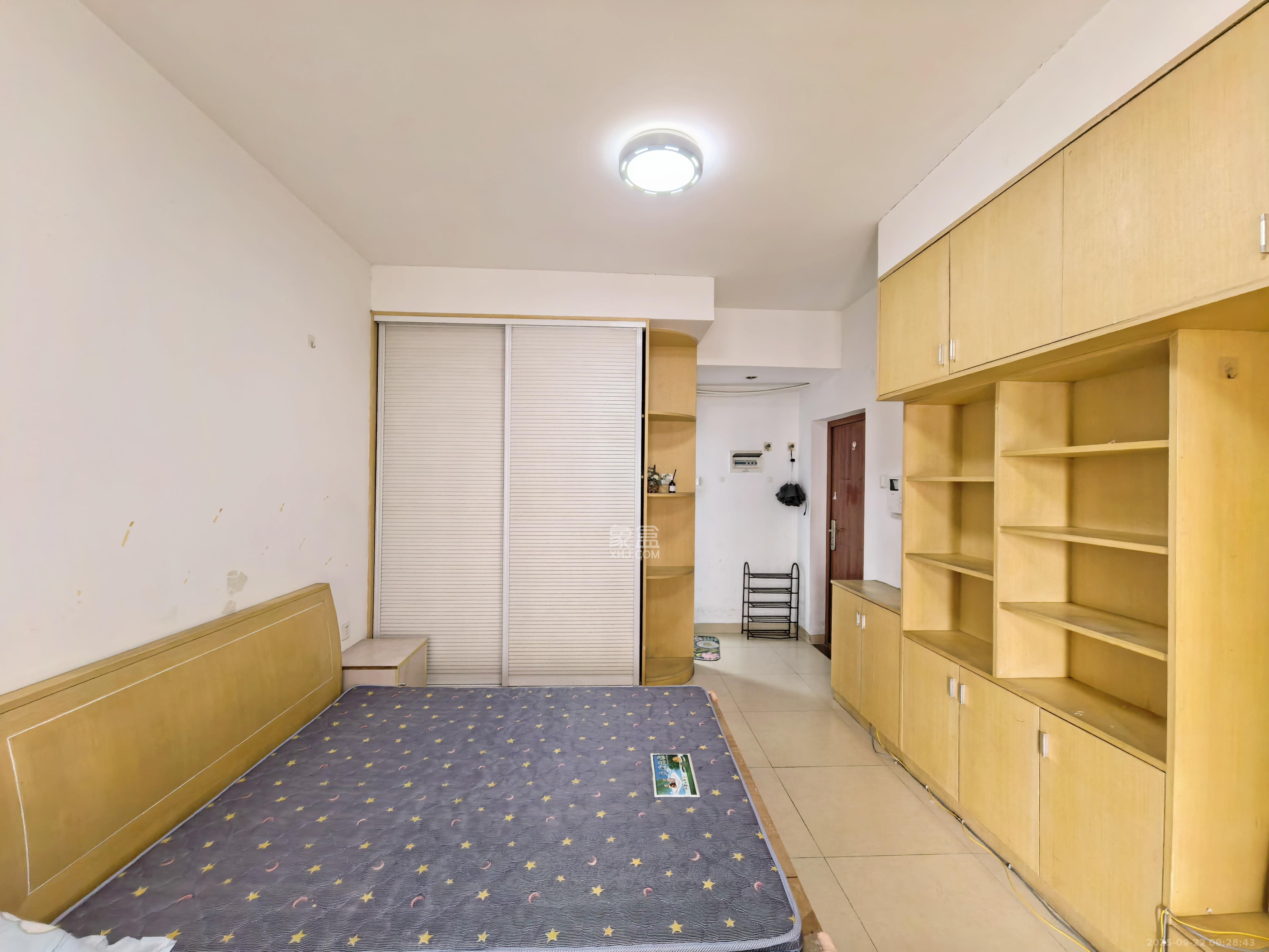 中城丽景香山园 1室1厅1卫 1500.0元/月 中城丽景香山园 1室1厅1卫 1500.0元/月室内图