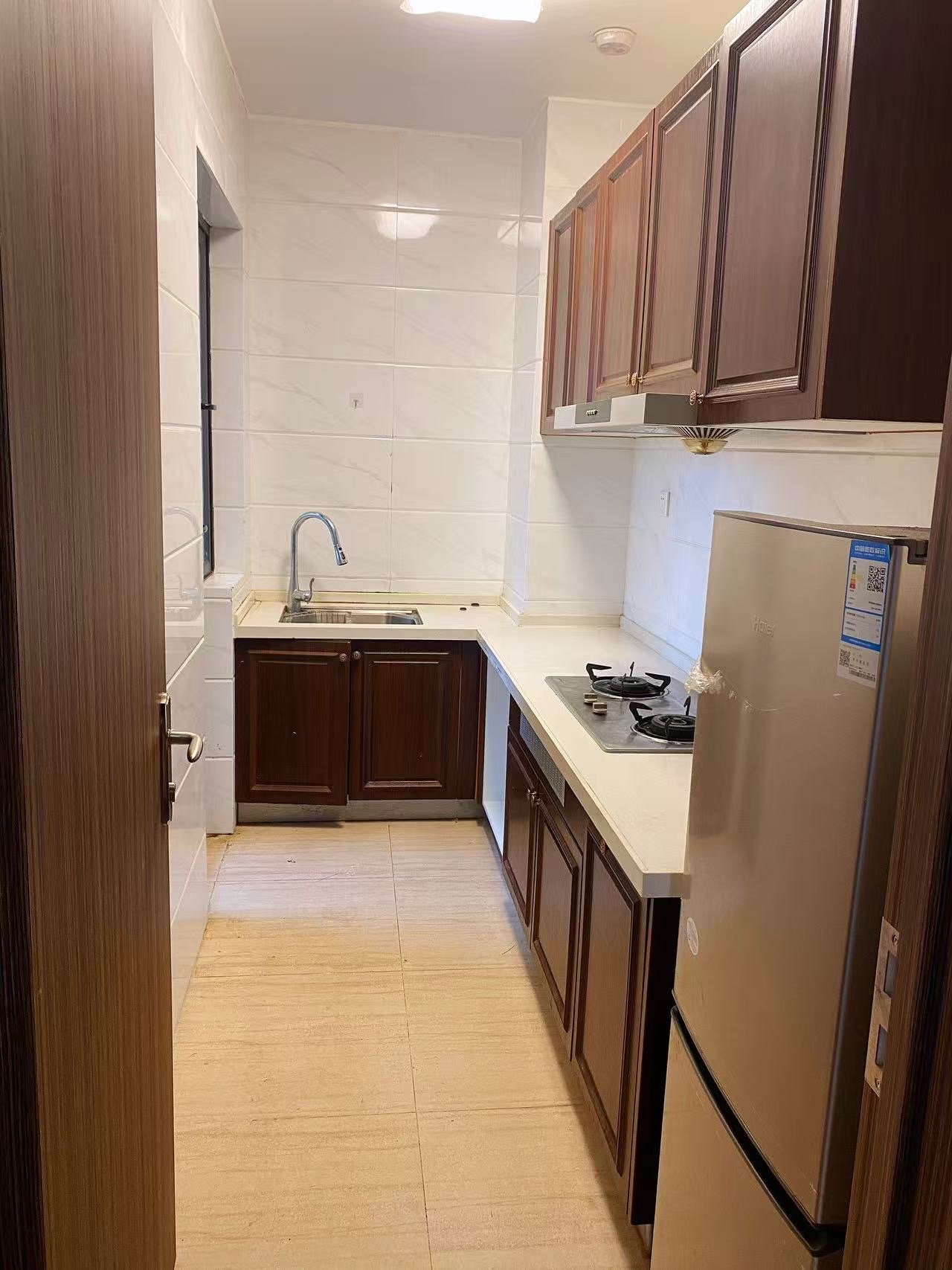 碧桂园一、二期(中央首府) 3室2厅2卫 2500.0元/月 碧桂园一、二期(中央首府) 3室2厅2卫 2500.0元/月室内图