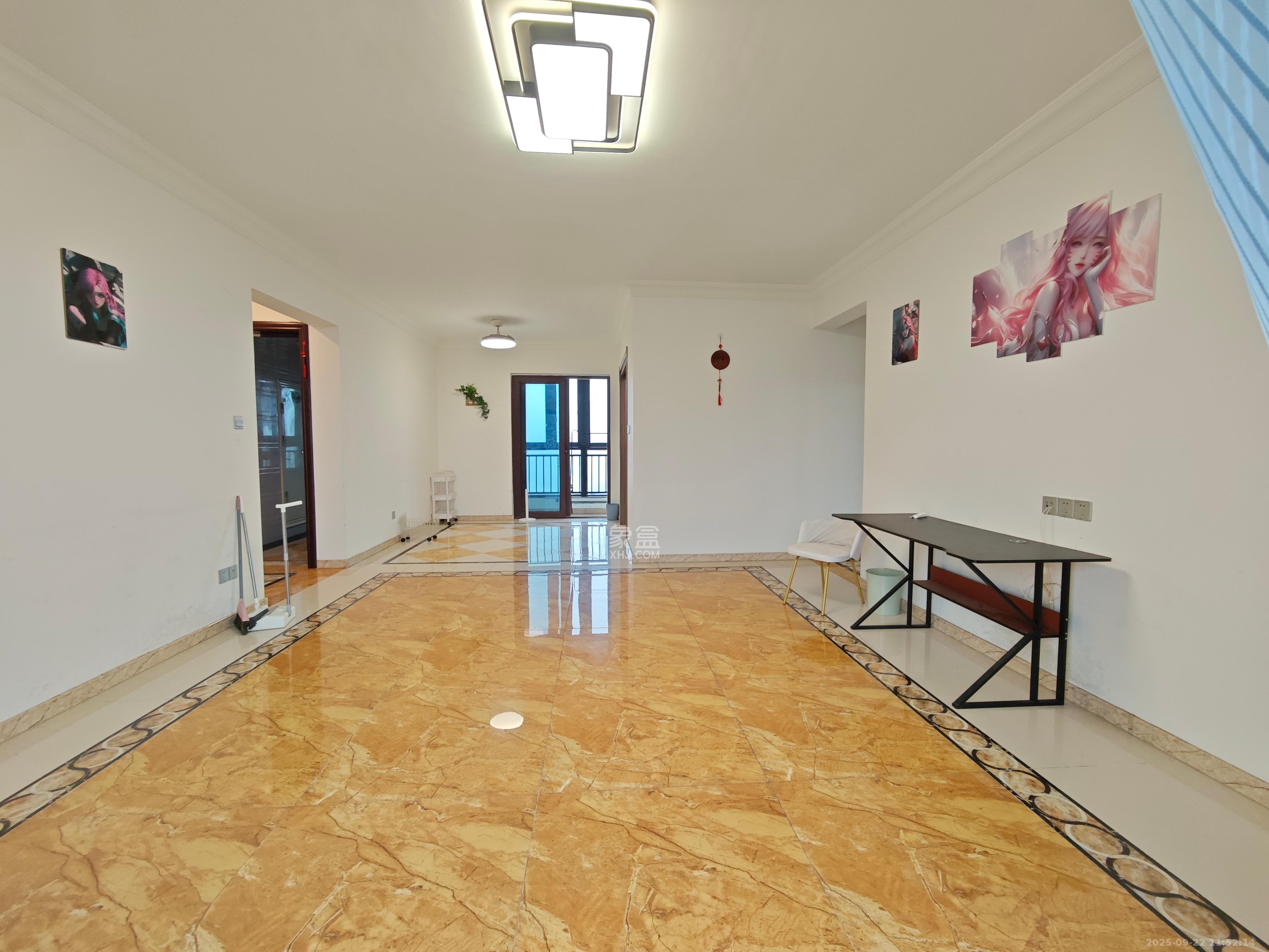 碧桂园高尔夫花园 4室2厅2卫 2400.0元/月 碧桂园高尔夫花园 4室2厅2卫 2400.0元/月室内图