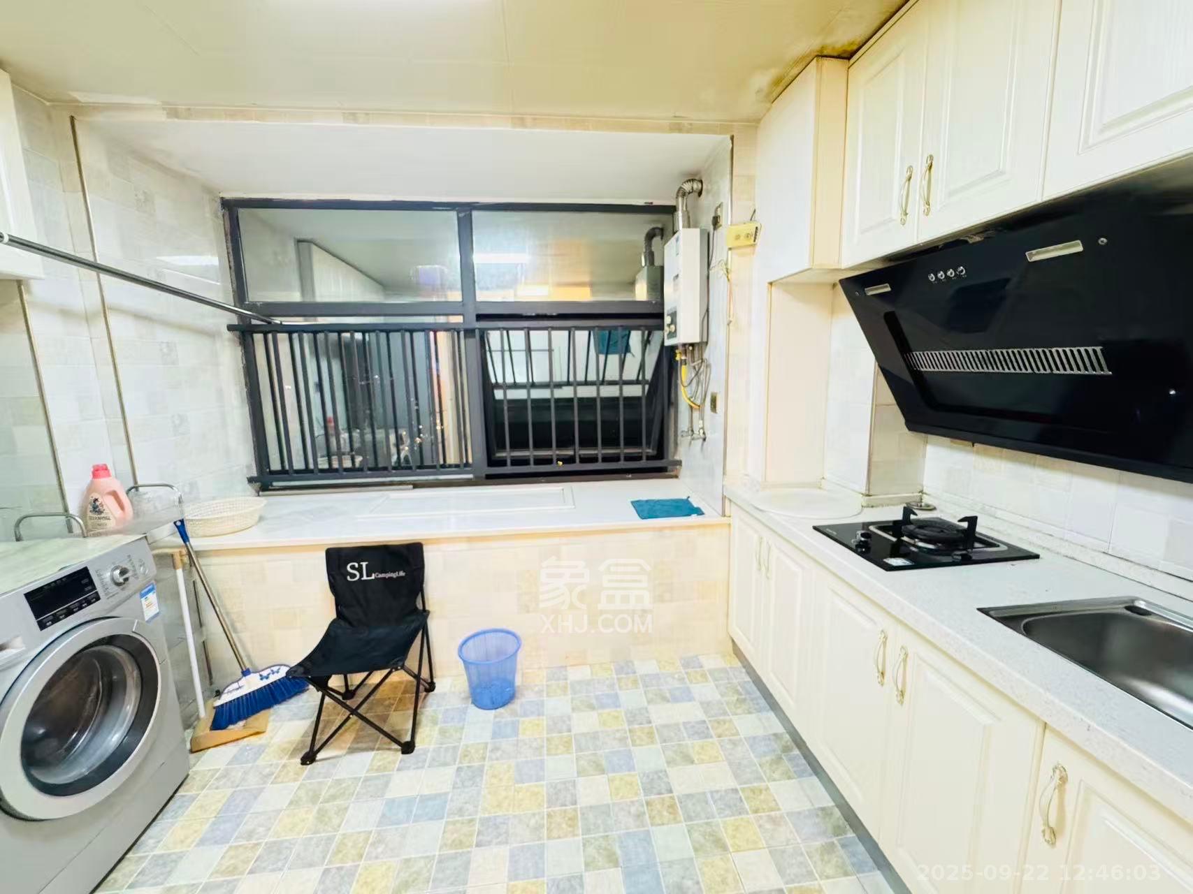 蓝湾国际广场  1室1厅1卫    1700.0元/月室内图