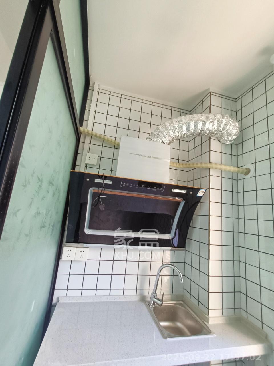 岳北社区  1室1厅1卫    1300.0元/月室内图