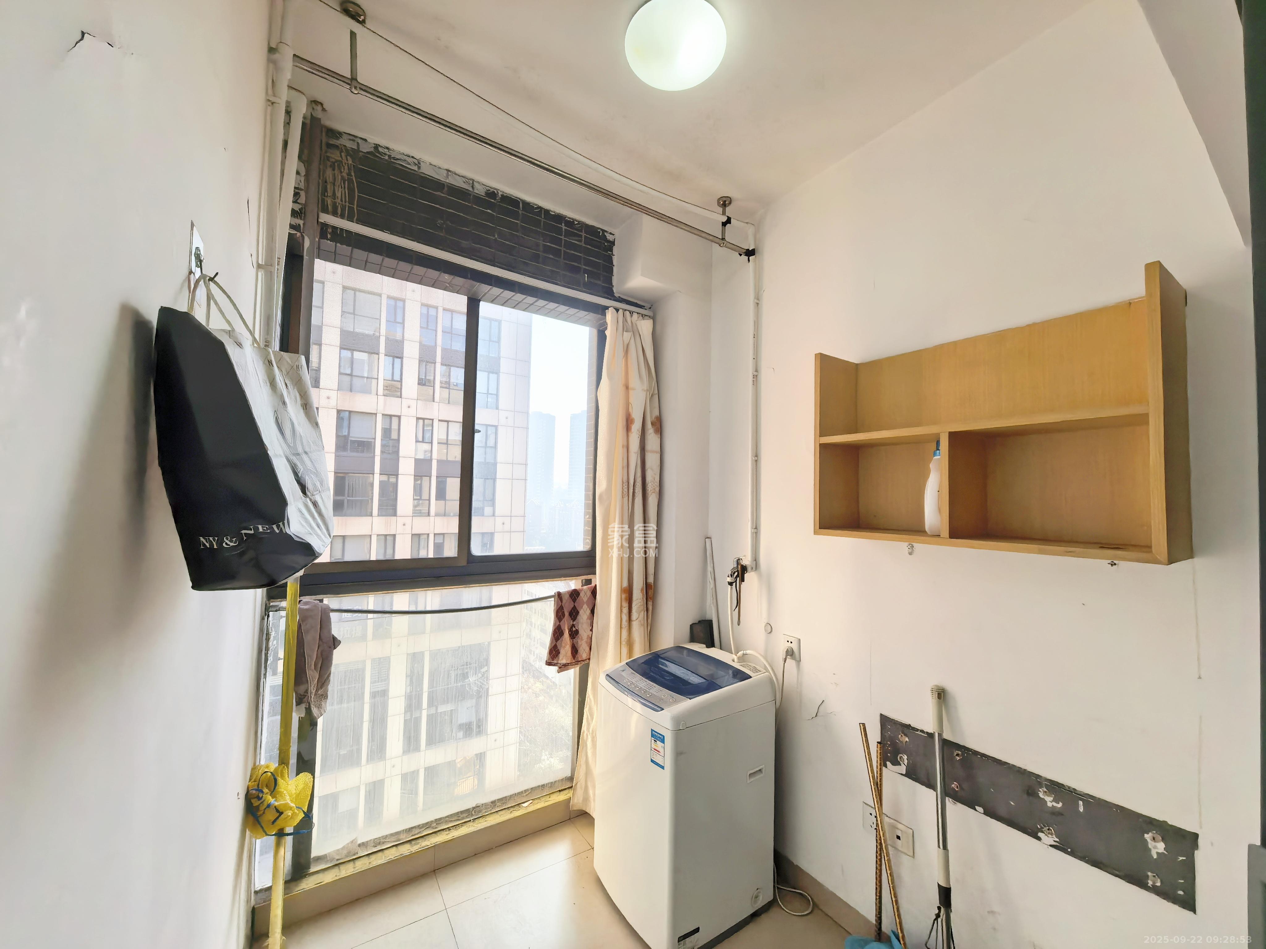 中城丽景香山园 1室1厅1卫 1500.0元/月 中城丽景香山园 1室1厅1卫 1500.0元/月室内图