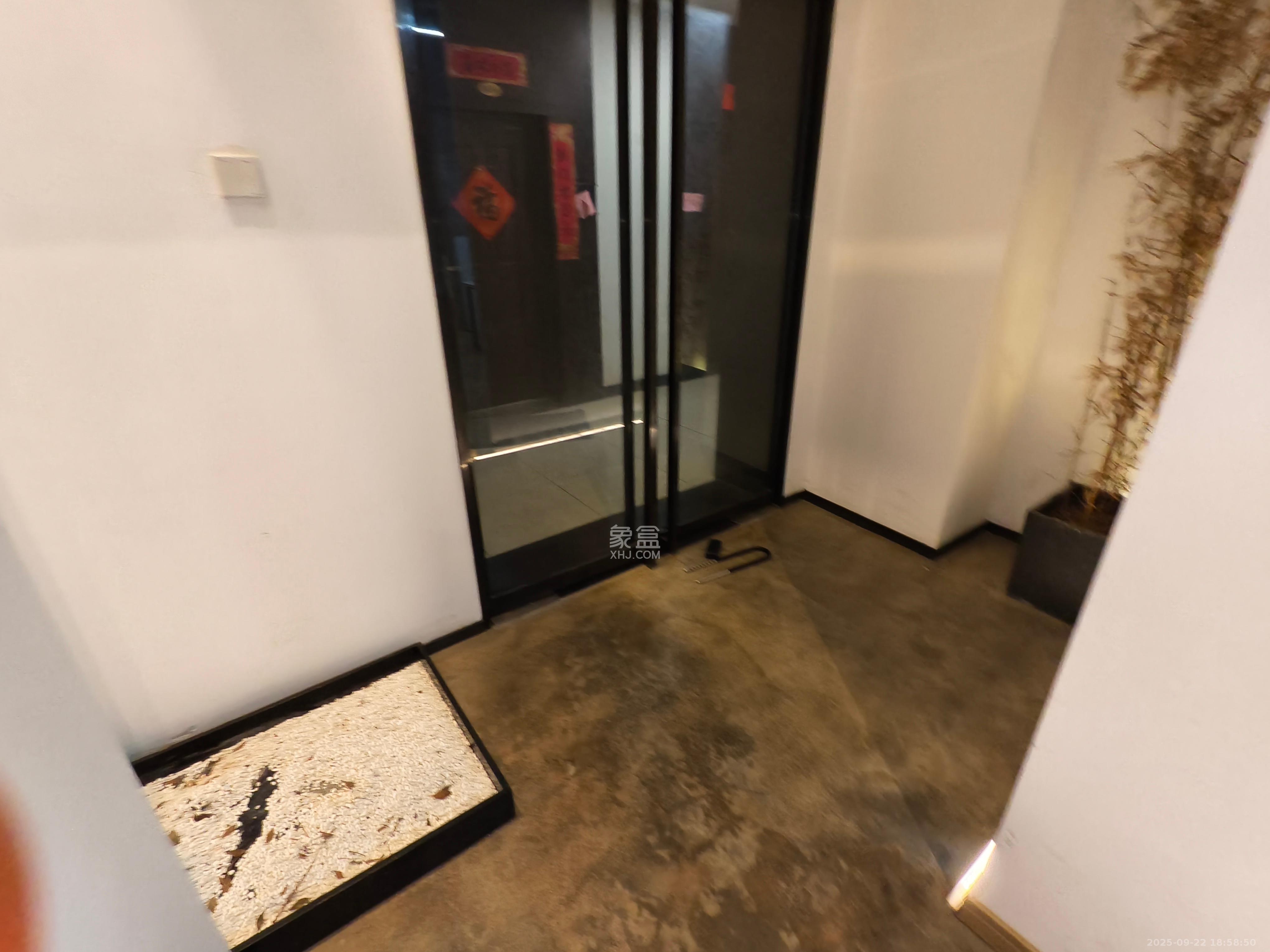 兰亭湾畔 3室1厅1卫 3500.0元/月 兰亭湾畔 3室1厅1卫 3500.0元/月室内图