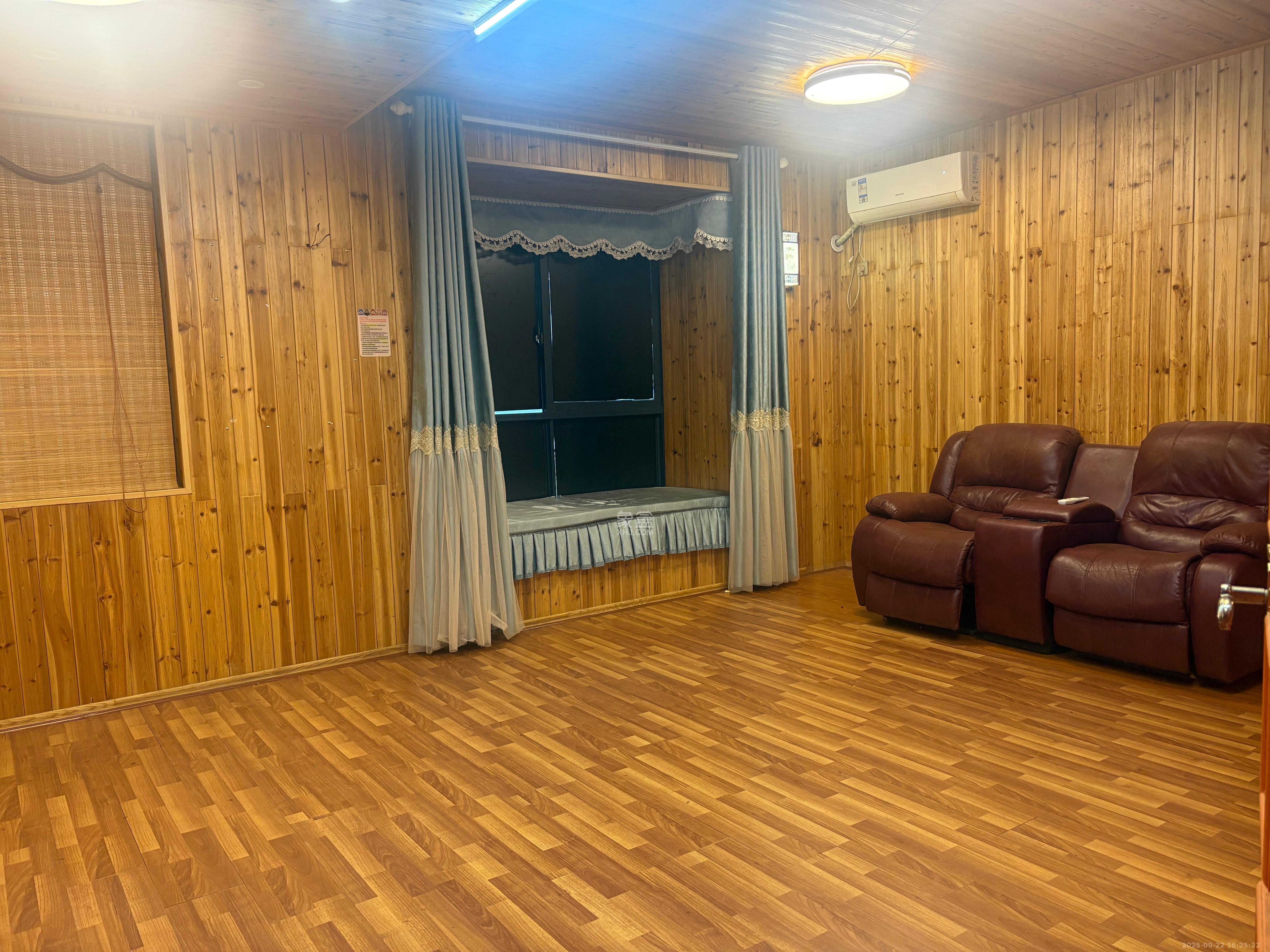 湘江世纪城聚江苑 3室2厅2卫 5600.0元/月 湘江世纪城聚江苑 3室2厅2卫 5600.0元/月室内图