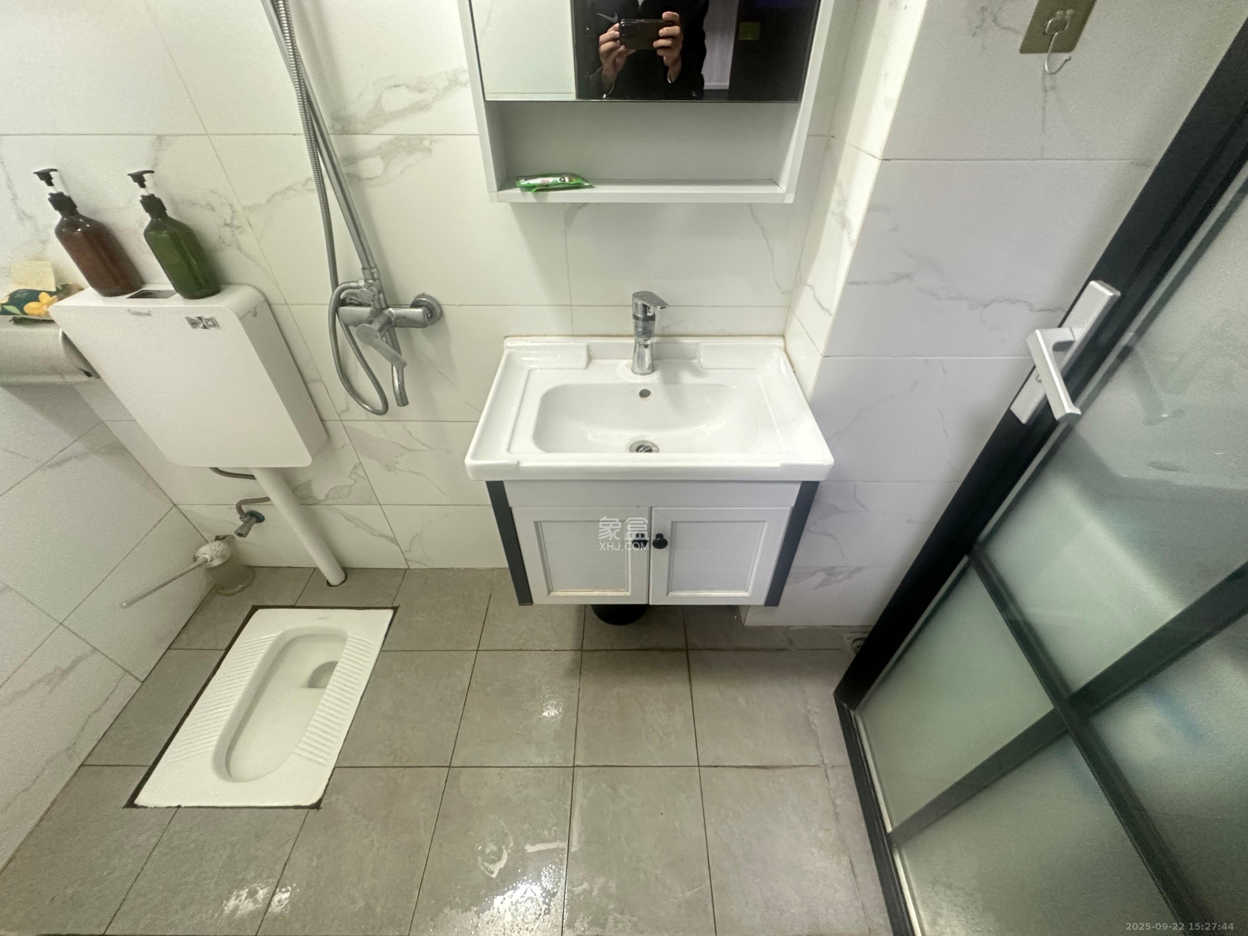 保利麓谷林语I区 1室1厅1卫 1400.0元/月 保利麓谷林语I区 1室1厅1卫 1400.0元/月室内图