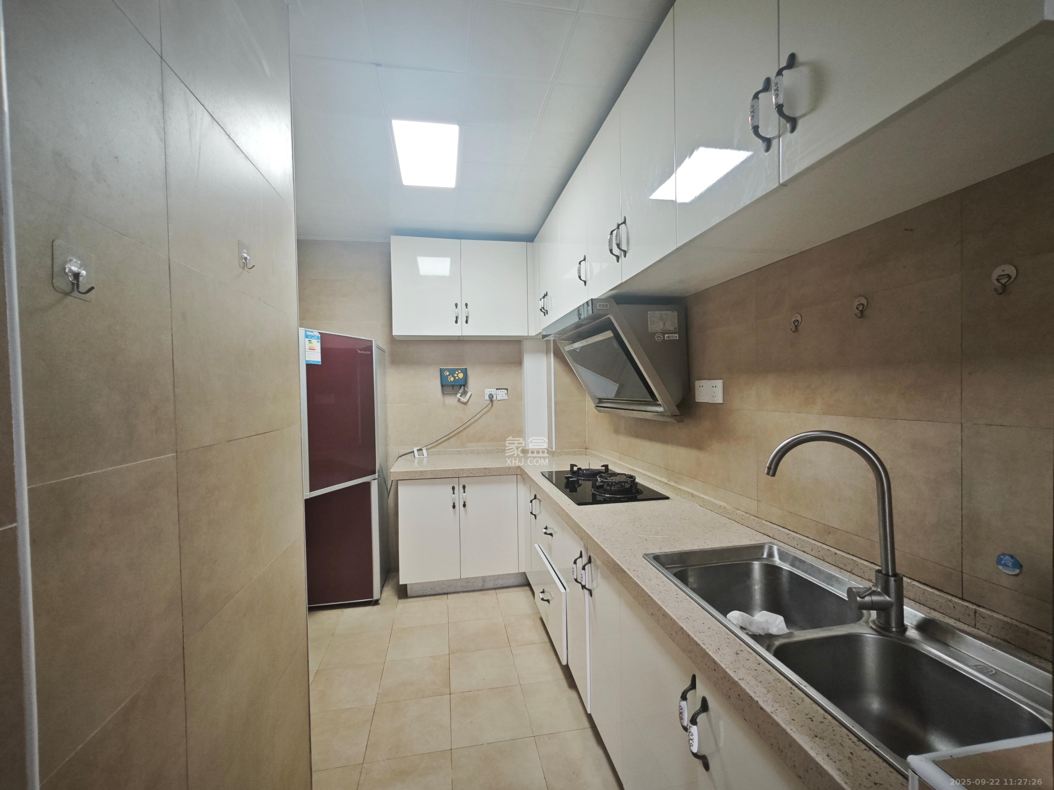 梅溪湖合能璞丽 3室2厅2卫 2400.0元/月 梅溪湖合能璞丽 3室2厅2卫 2400.0元/月室内图