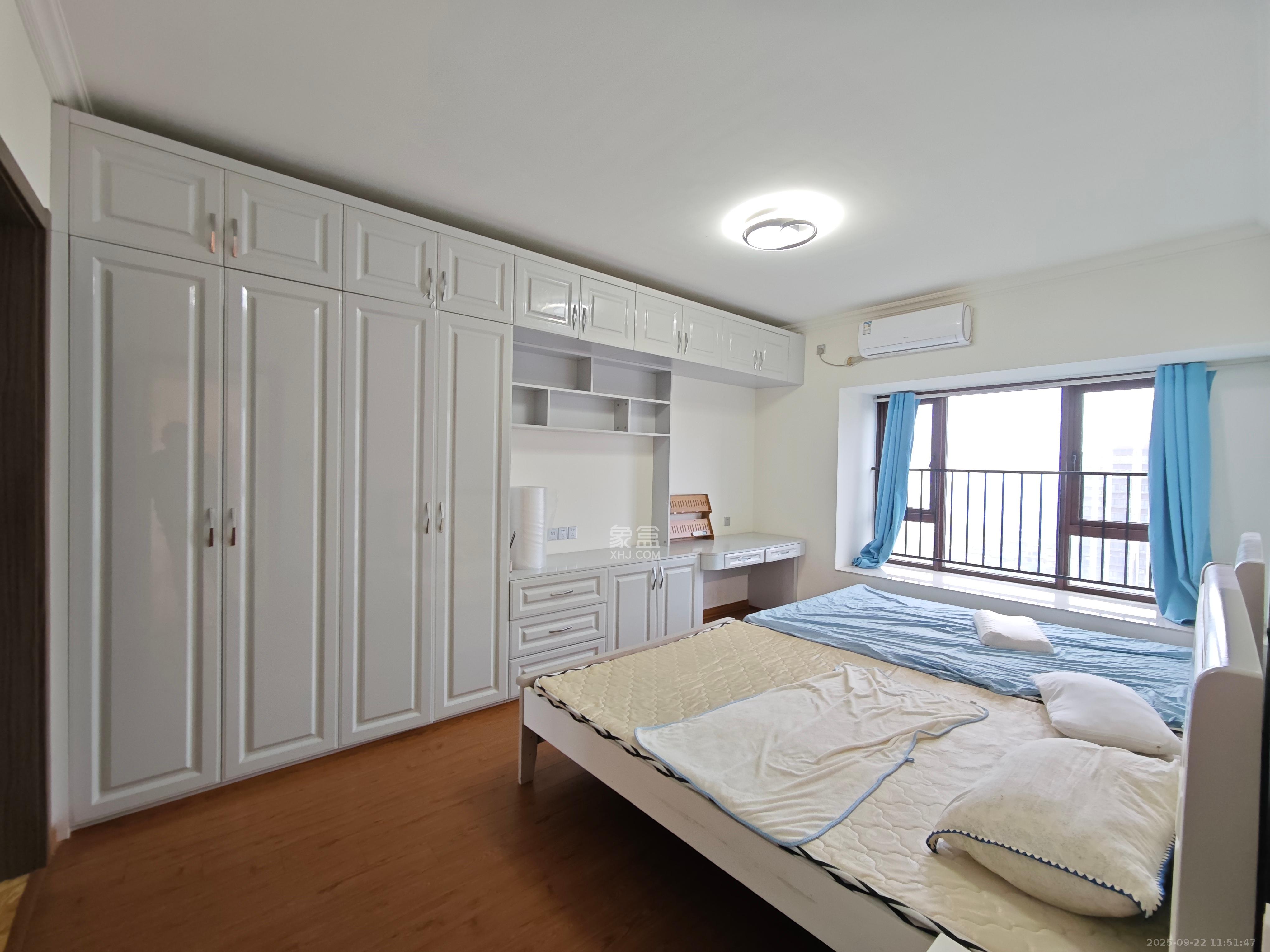 碧桂园高尔夫花园 4室2厅2卫 2400.0元/月 碧桂园高尔夫花园 4室2厅2卫 2400.0元/月室内图