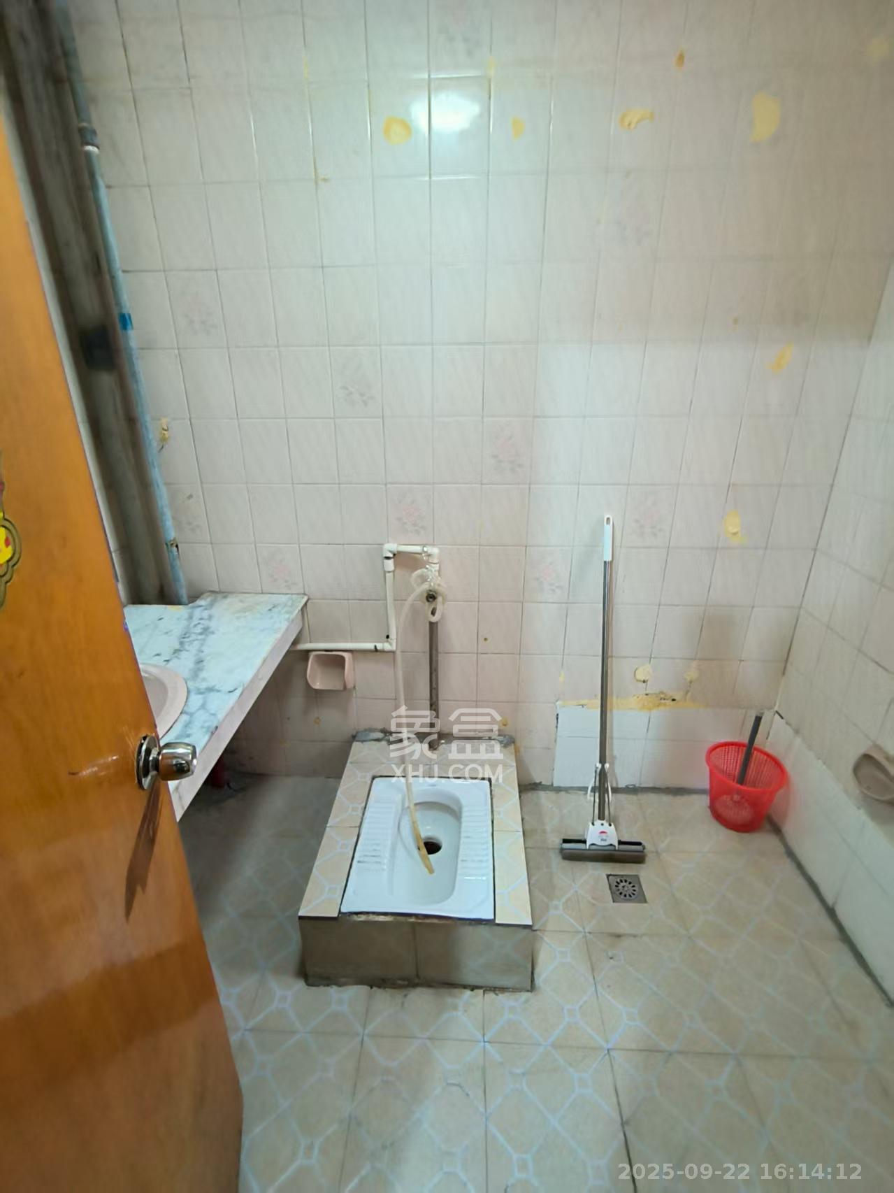 新富城  4室2厅2卫    3500.0元/月室内图