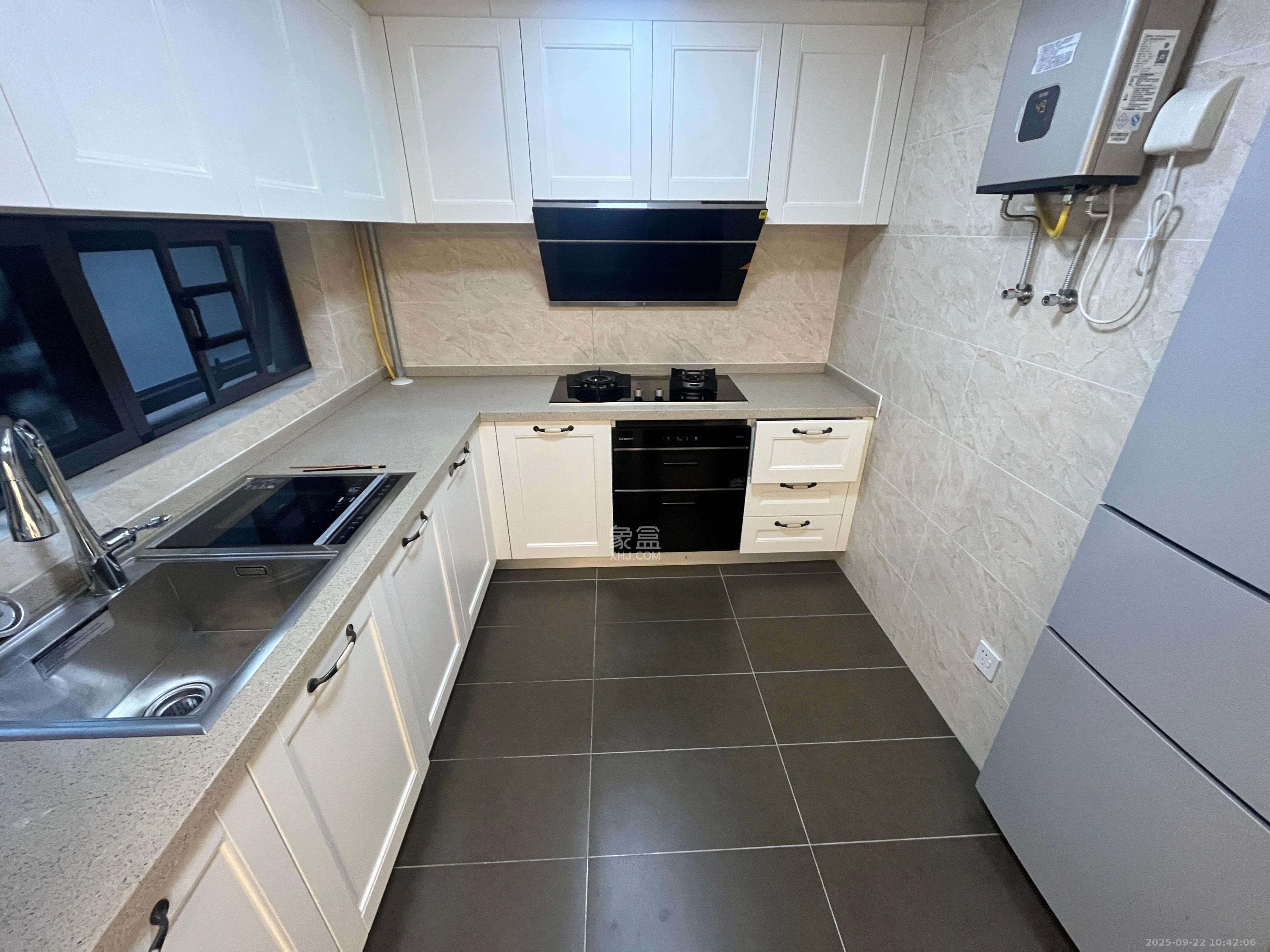 万科魅力之城观澜里 3室2厅2卫 2000.0元/月 万科魅力之城观澜里 3室2厅2卫 2000.0元/月室内图