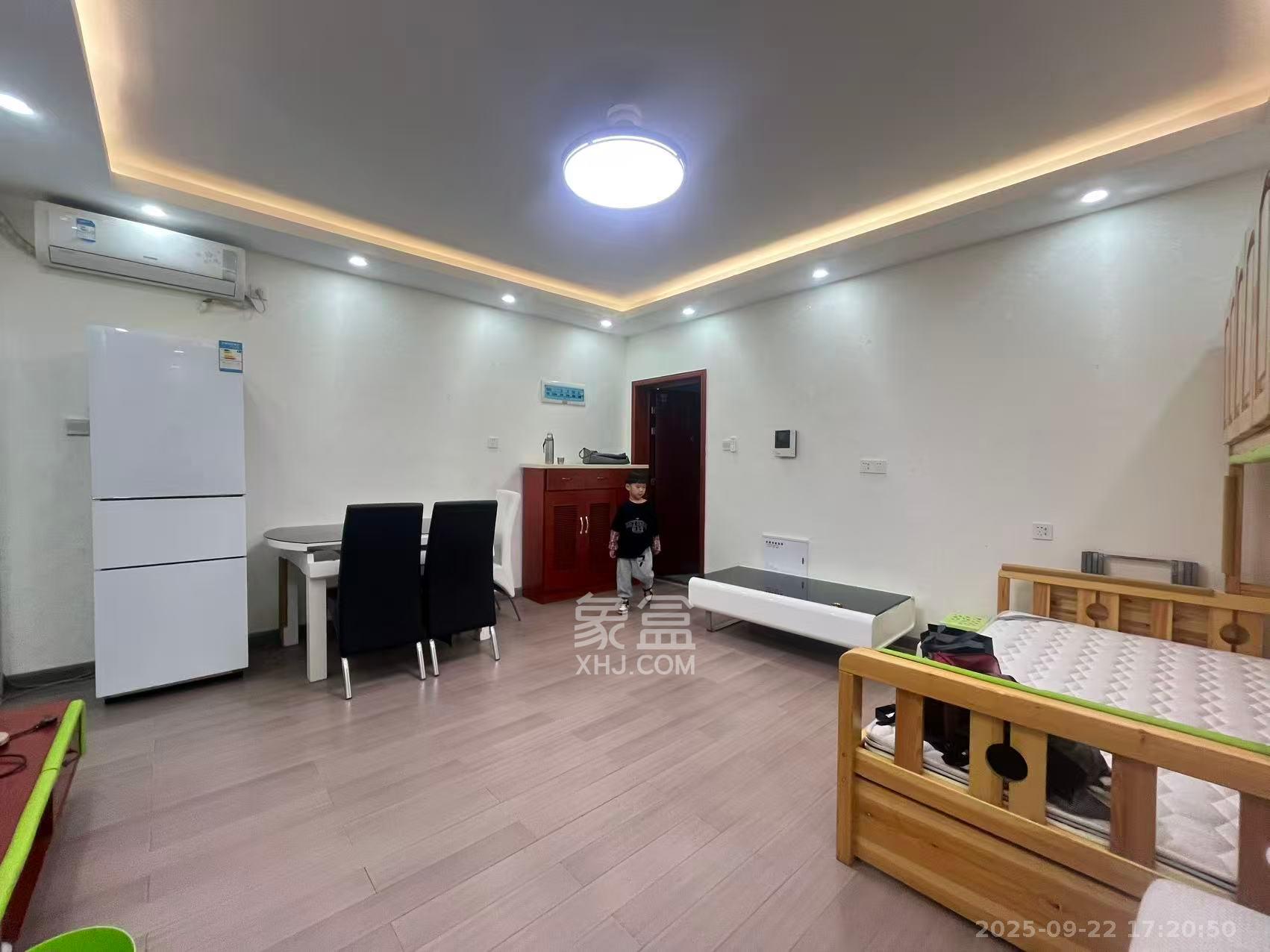 君悦紫园 1室1厅1卫 2500.0元/月 君悦紫园 1室1厅1卫 2500.0元/月室内图