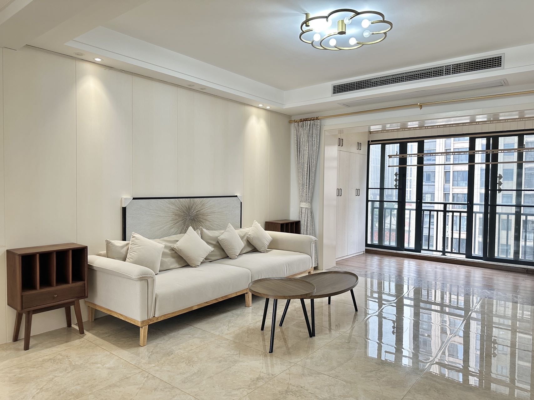 海航豪庭北苑 3室2厅2卫 7000.00元/月 海航豪庭北苑 3室2厅2卫 7000.00元/月室内图