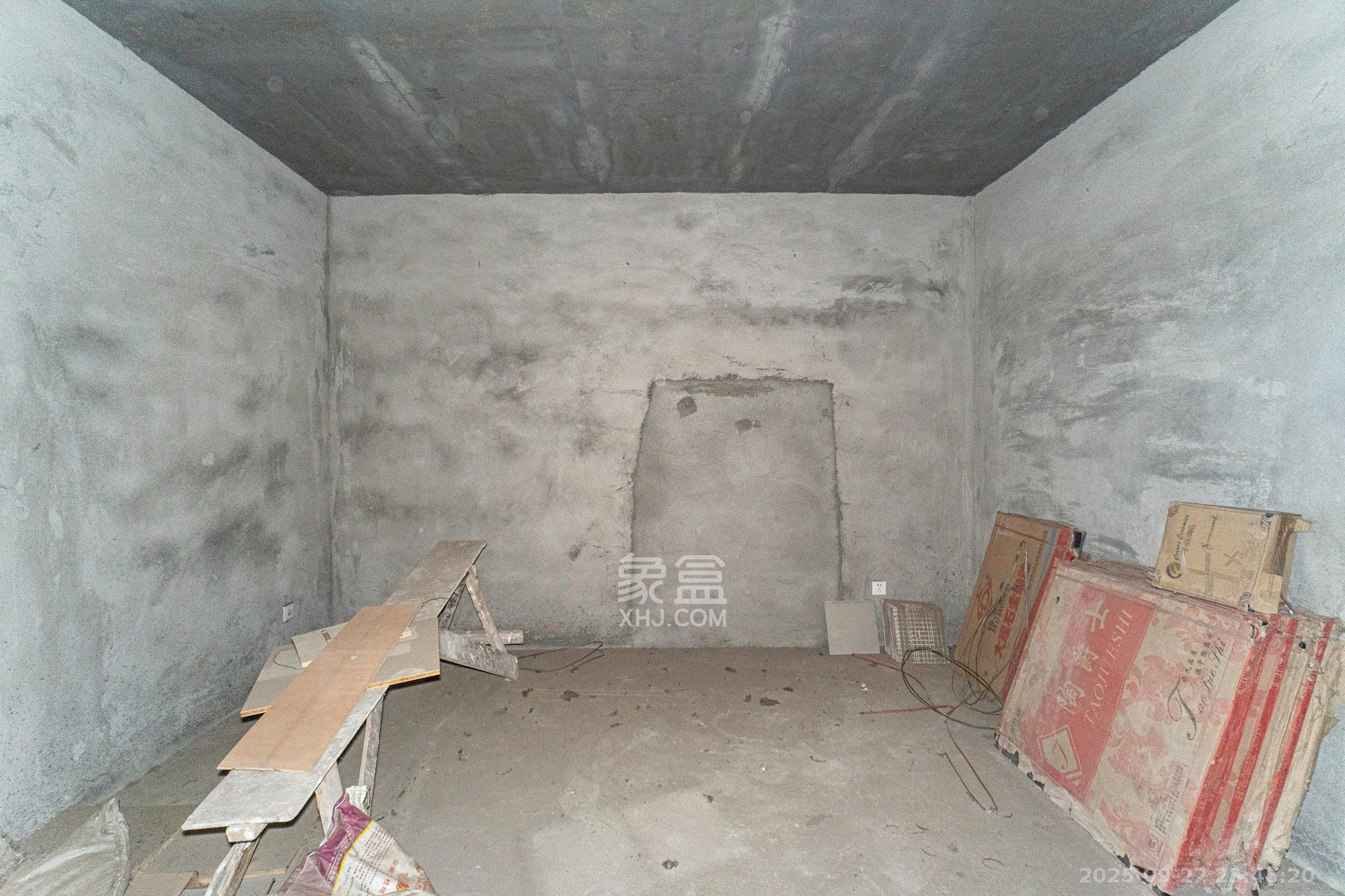 恒广国际物流园  2室2厅1卫    21.0万 恒广国际物流园  2室2厅1卫    21.0万客厅