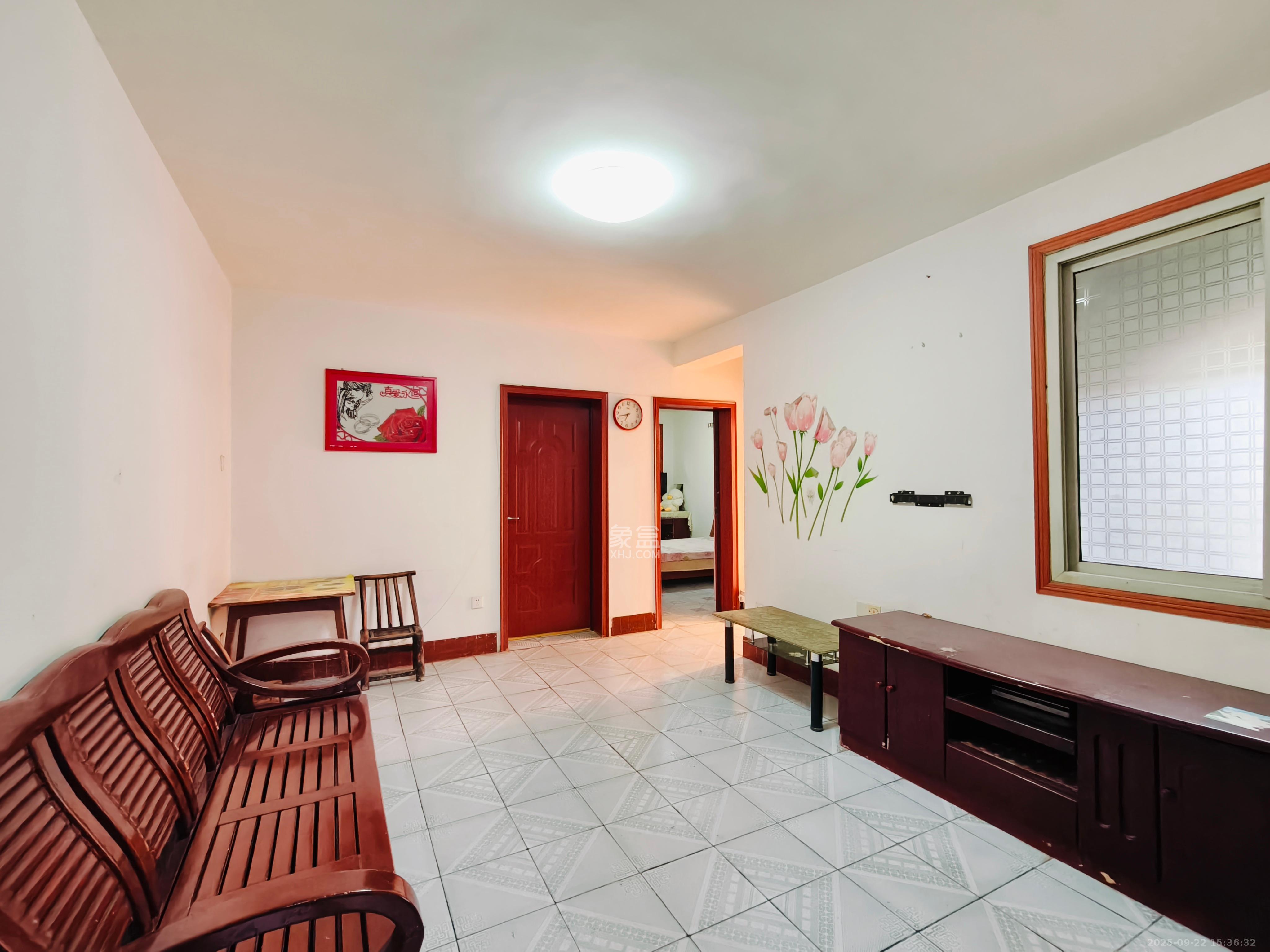 东风路汽电宿舍(东风路三条巷/四条巷) 2室1厅1卫 1200.0元/月 东风路汽电宿舍(东风路三条巷/四条巷) 2室1厅1卫 1200.0元/月室内图