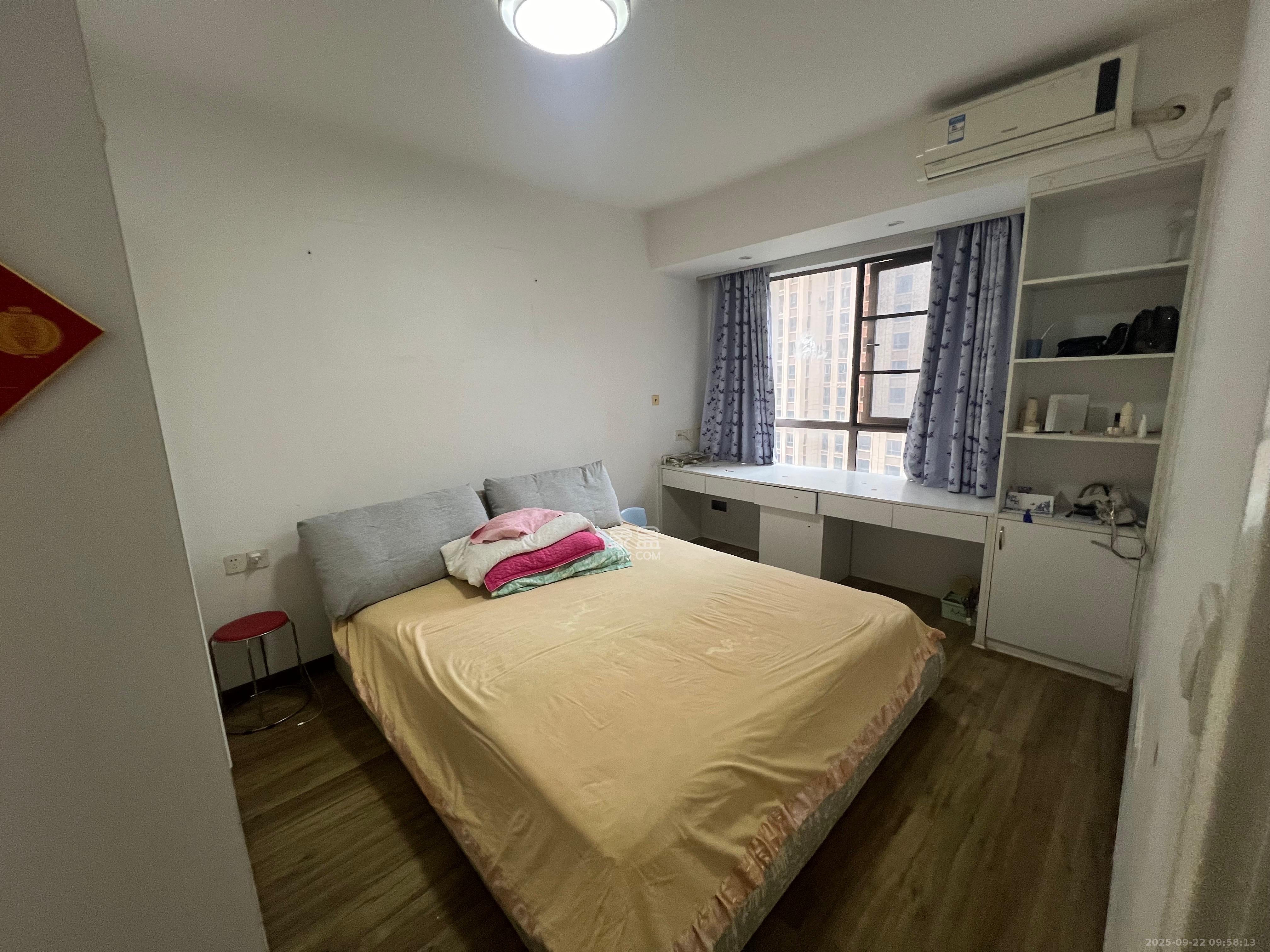 世茂铂翠湾一期 2室2厅1卫 2600.0元/月 世茂铂翠湾一期 2室2厅1卫 2600.0元/月室内图