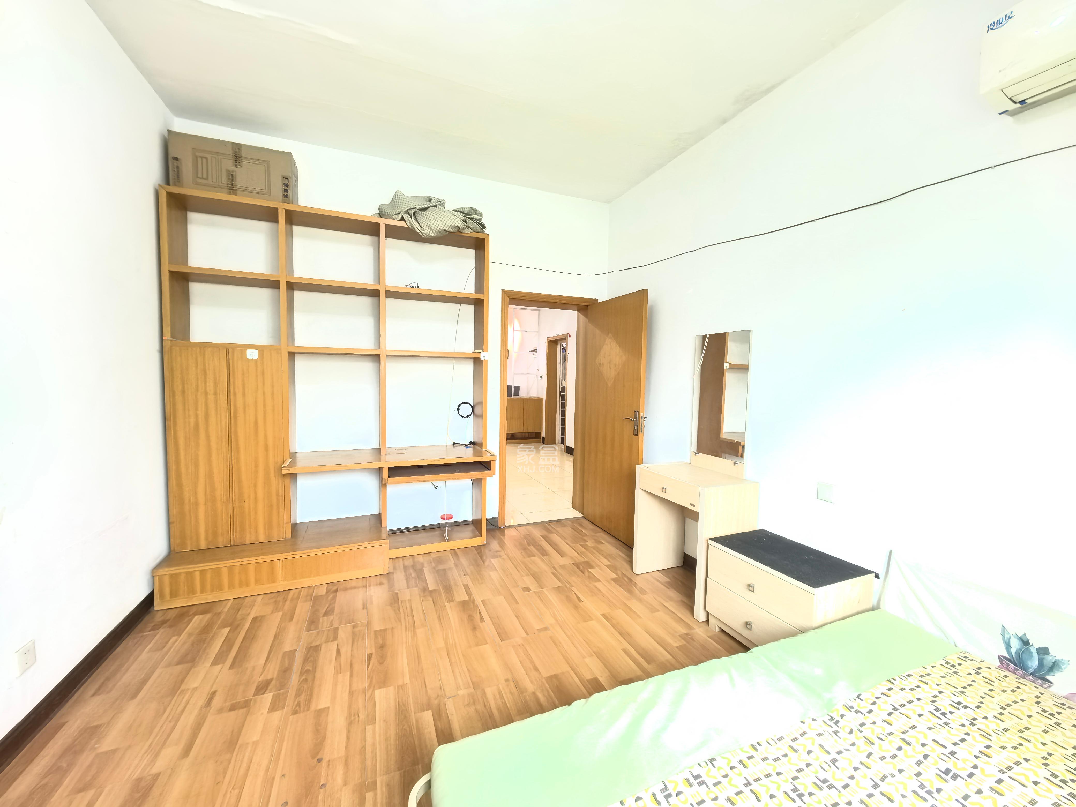 中南汽车世界  1室0厅0卫    1000.0元/月室内图