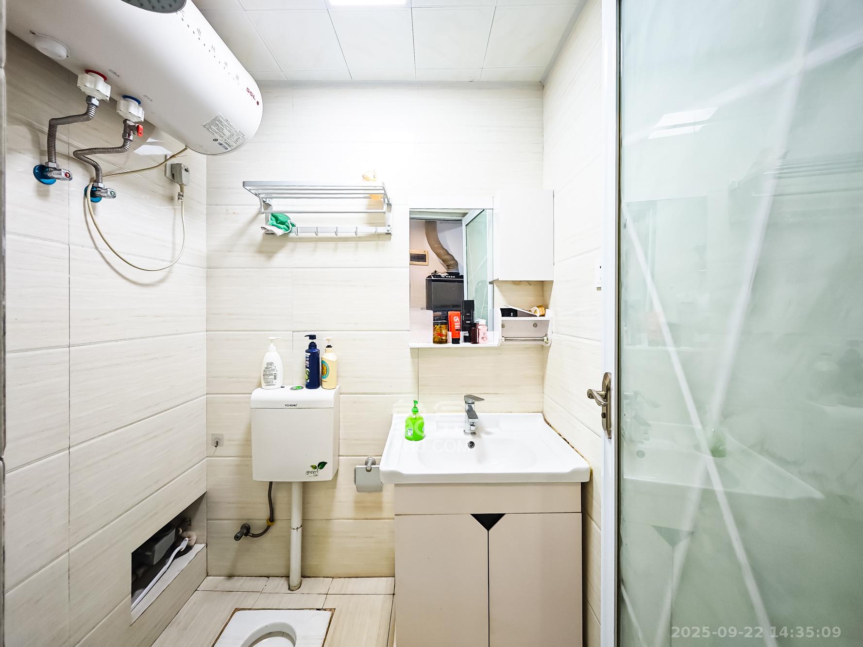 塞纳公馆 1室1厅1卫 23.8万 塞纳公馆 1室1厅1卫 23.8万卫生间