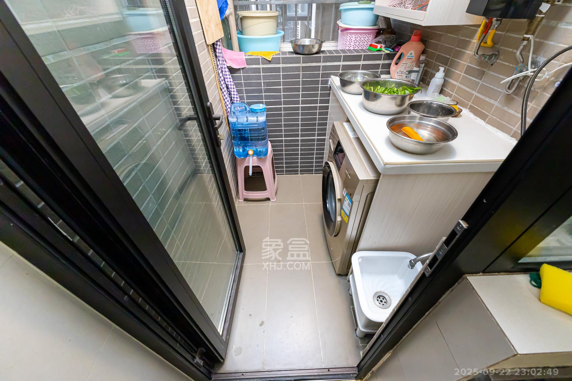 时代倾城三期 2室2厅1卫 62.0万 时代倾城三期 2室2厅1卫 62.0万阳台