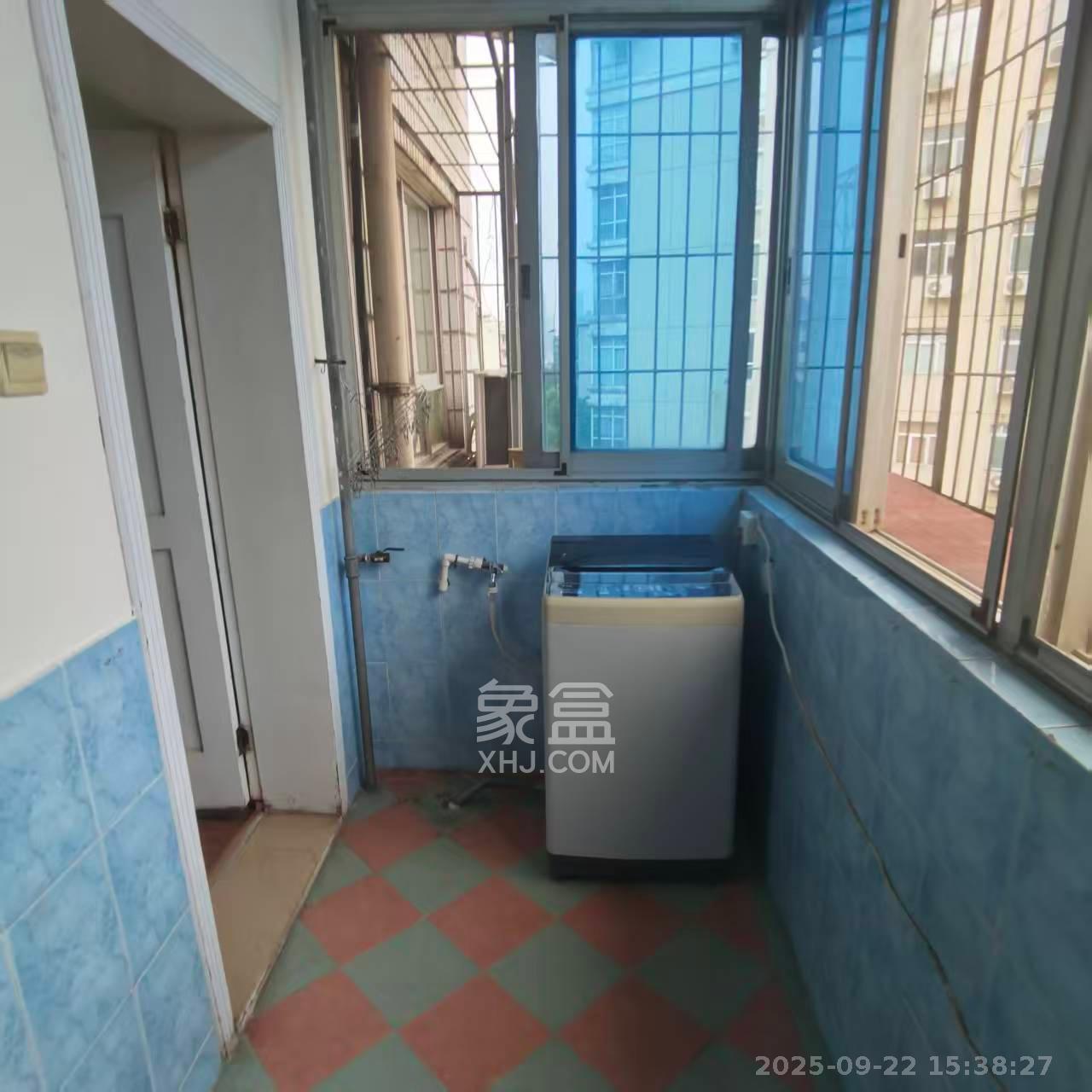 港务局宿舍(鸿图公寓) 2室1厅1卫 1600.0元/月 港务局宿舍(鸿图公寓) 2室1厅1卫 1600.0元/月室内图