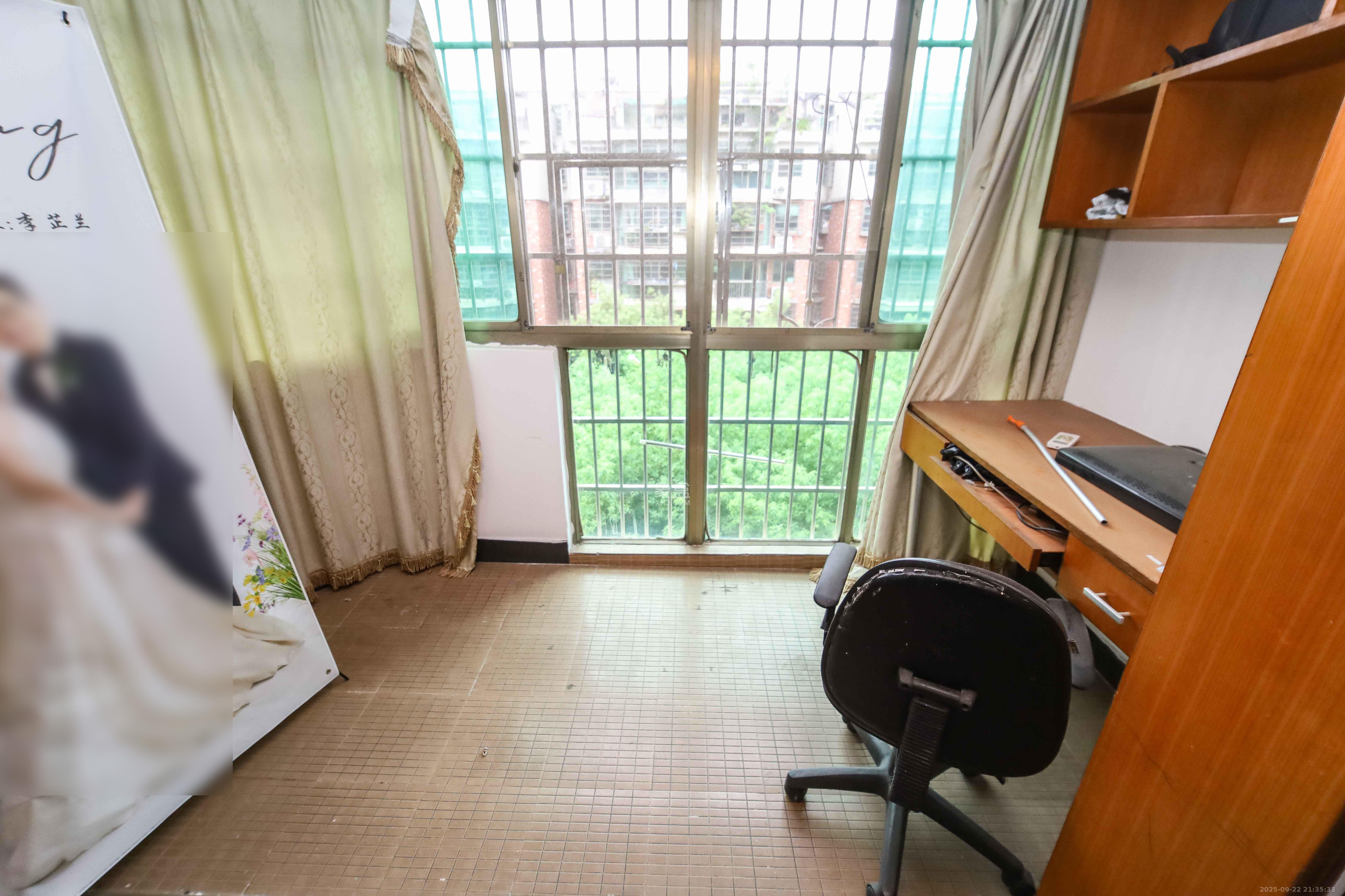 鑫湘佳园  2室2厅2卫    49.8万阳台