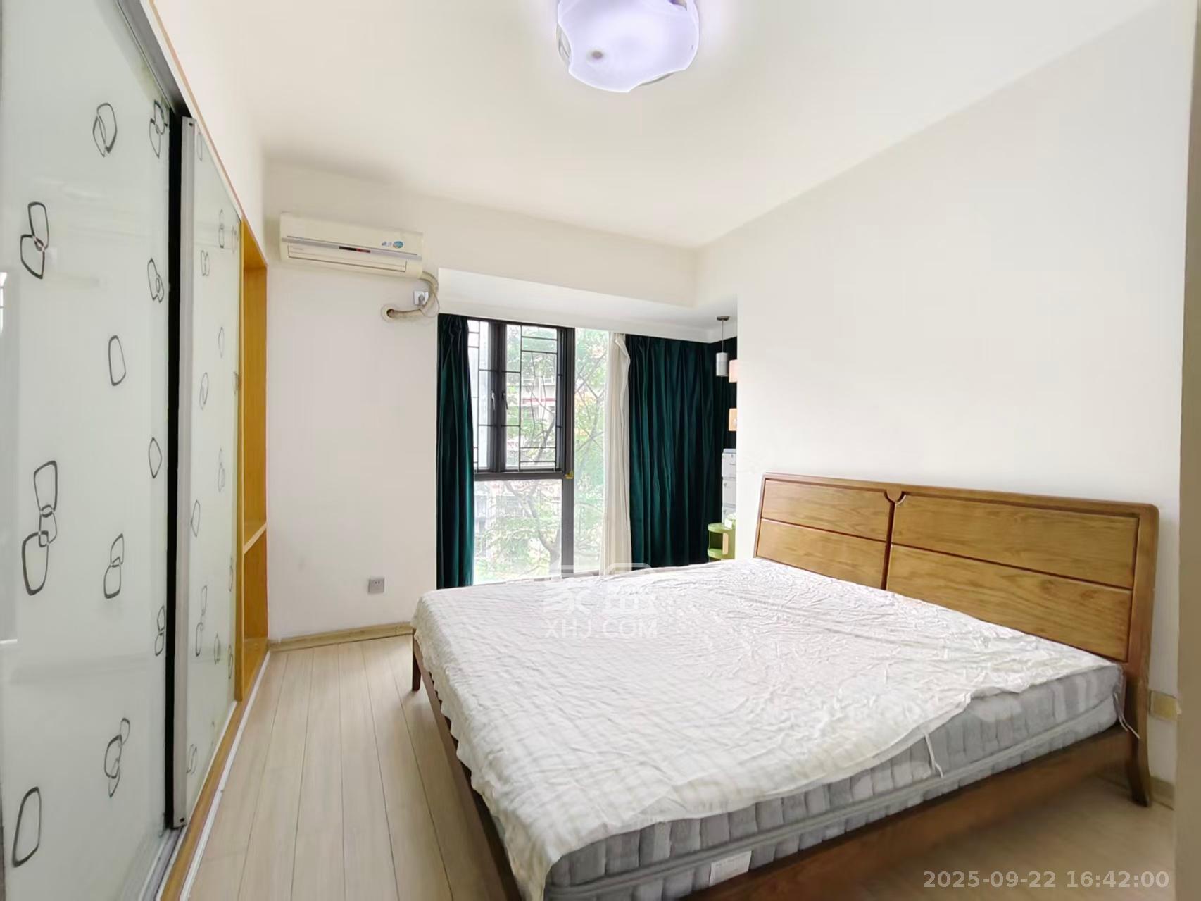 银港水晶城  2室2厅1卫    2200.0元/月 银港水晶城  2室2厅1卫    2200.0元/月