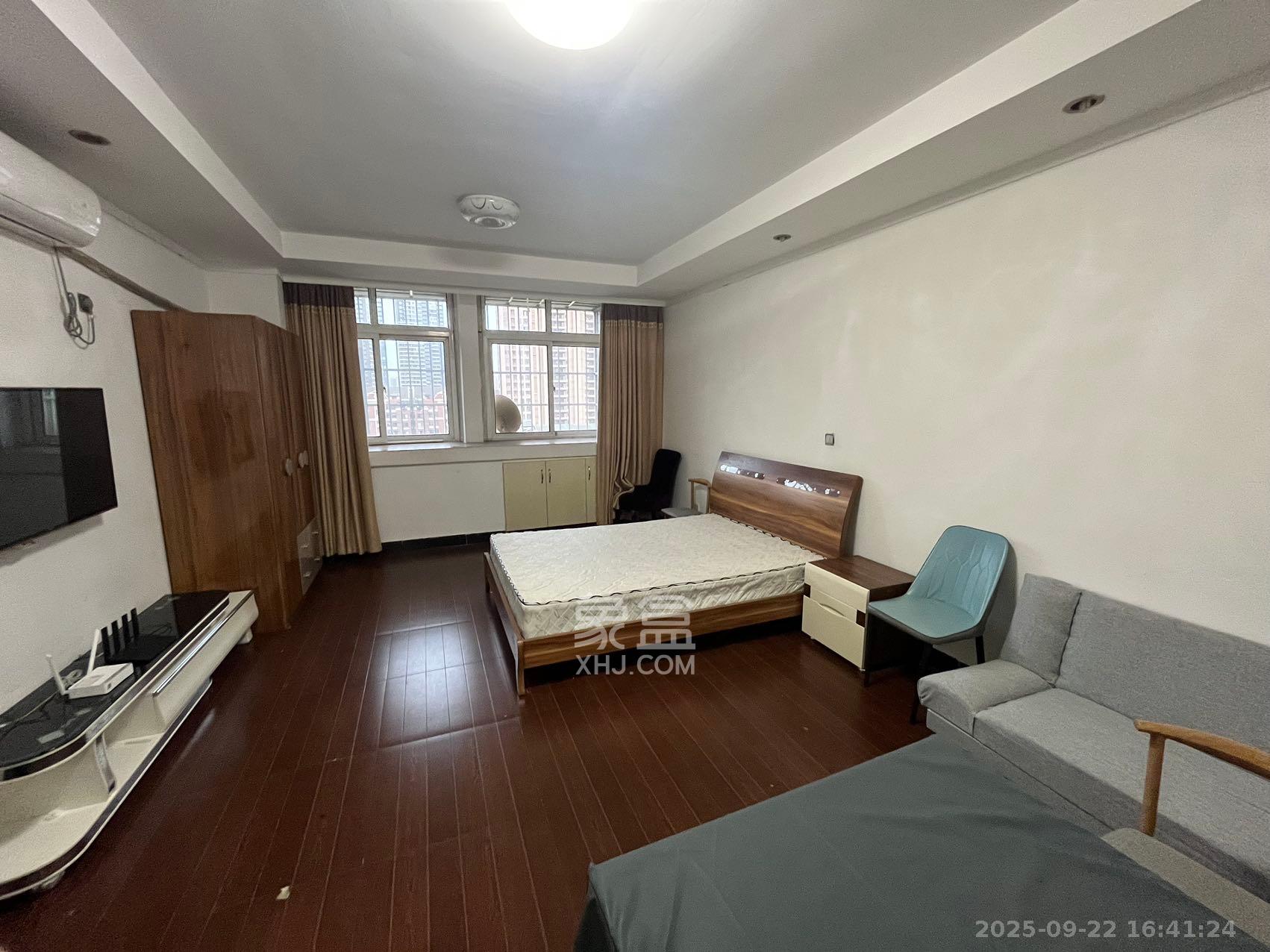 嘉盛华庭(一期、二期、三期) 1室1厅1卫 1400.0元/月 嘉盛华庭(一期、二期、三期) 1室1厅1卫 1400.0元/月室内图