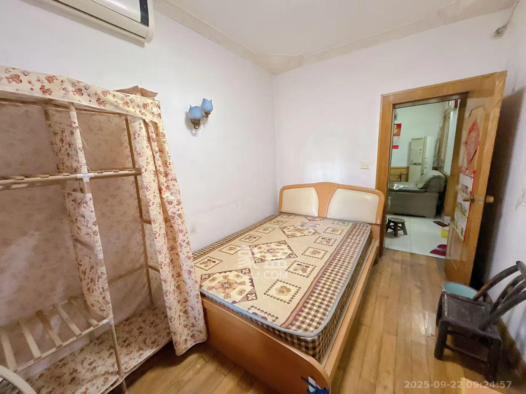 吉景小区 3室1厅1卫 2000.0元/月 吉景小区 3室1厅1卫 2000.0元/月室内图