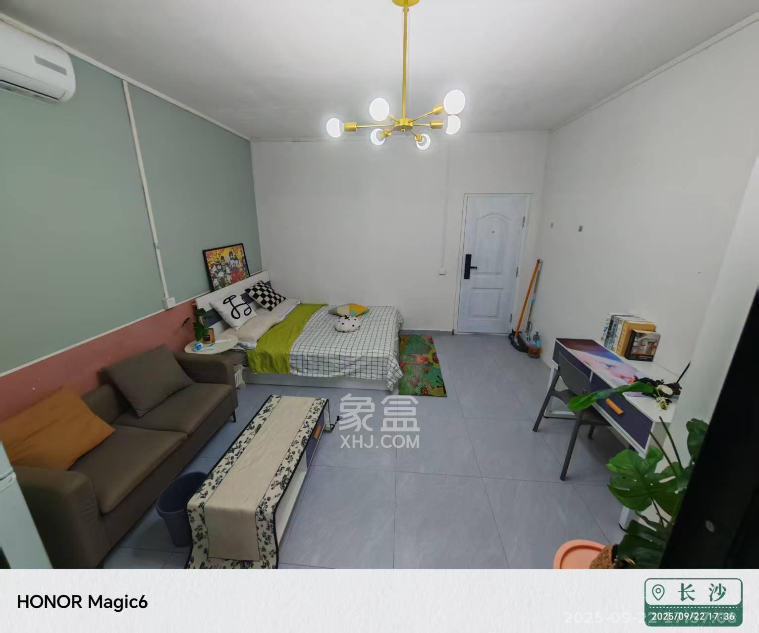 岳北社区  1室1厅1卫    1300.0元/月室内图