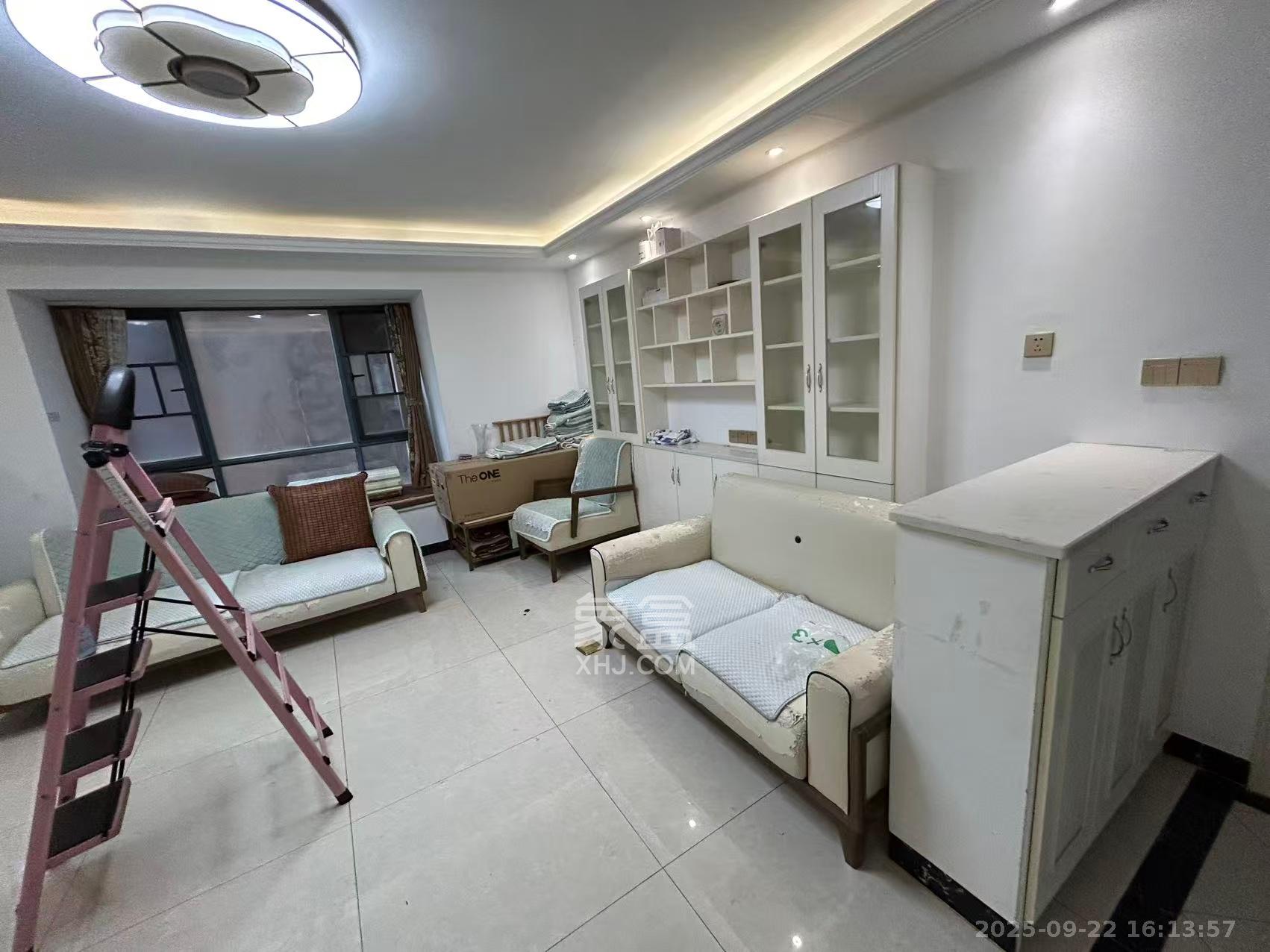 标志浪漫满屋(枫景公寓) 1室2厅1卫 2800.0元/月 标志浪漫满屋(枫景公寓) 1室2厅1卫 2800.0元/月室内图