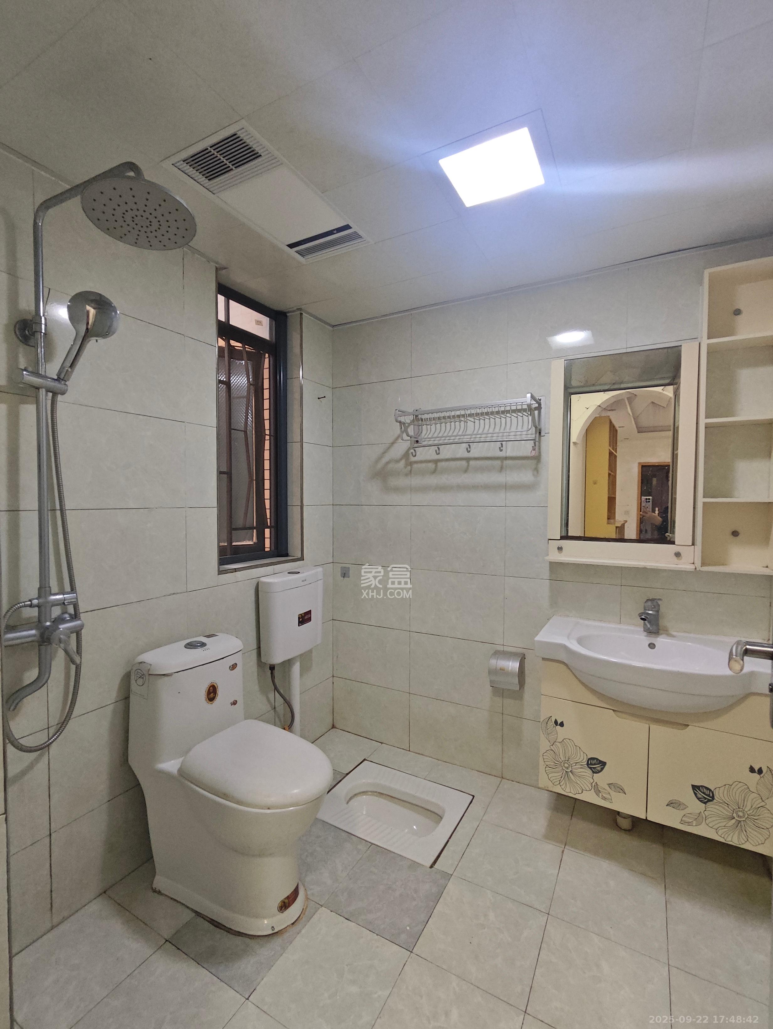 中国铁建国际城一期  3室2厅1卫    1700.0元/月室内图